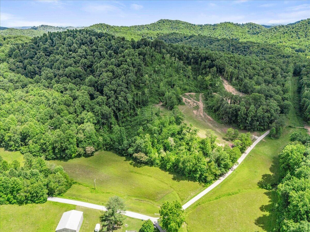 520 Gregory Tuttle Road Property Photo 11