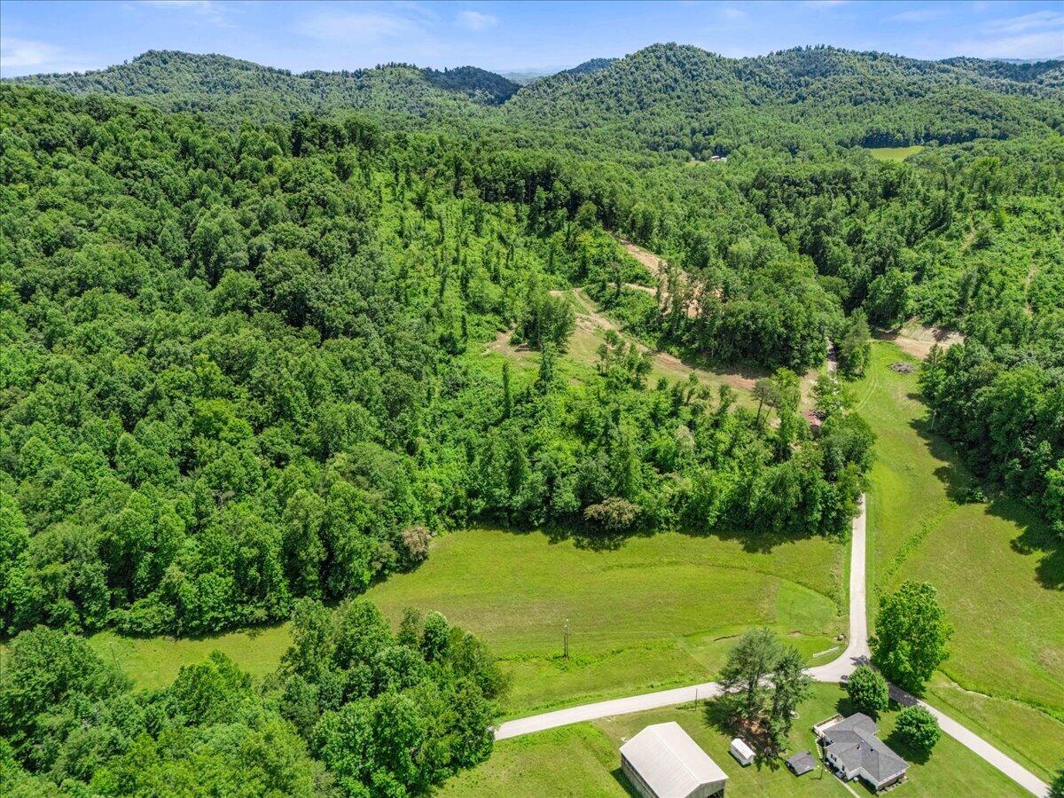 520 Gregory Tuttle Road Property Photo 16