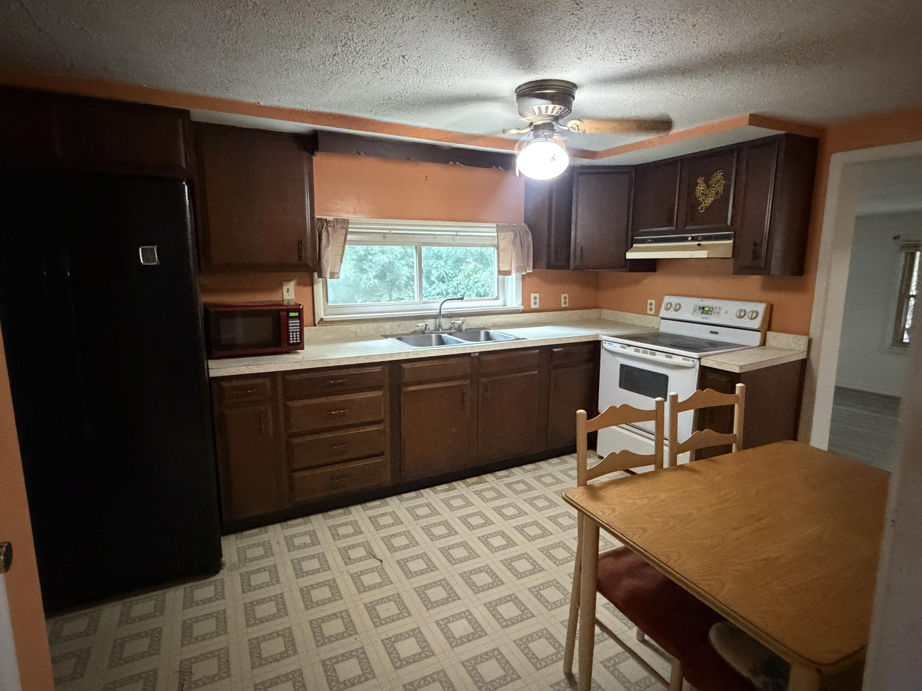 230 Barnes Road Property Photo 14