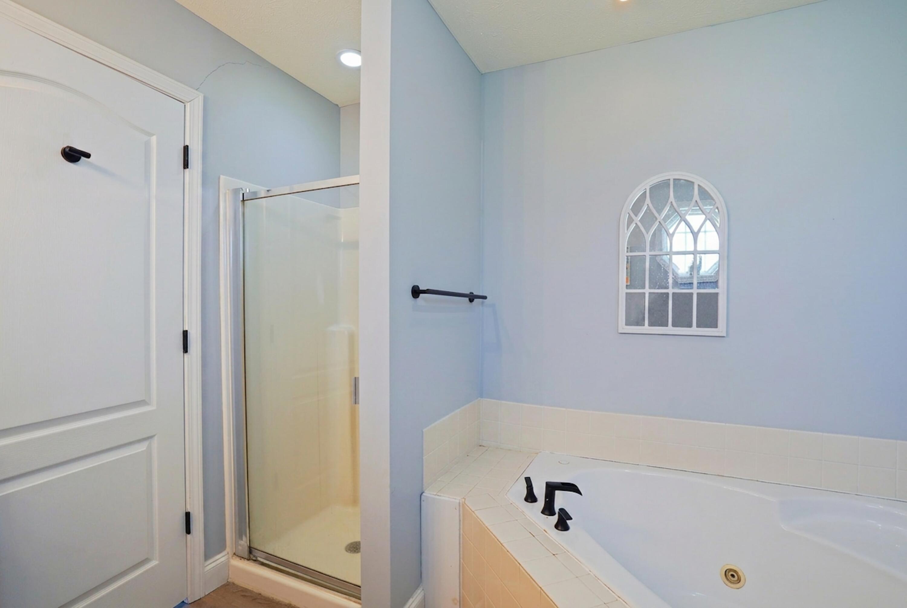 216 Surrey Way Property Photo 30
