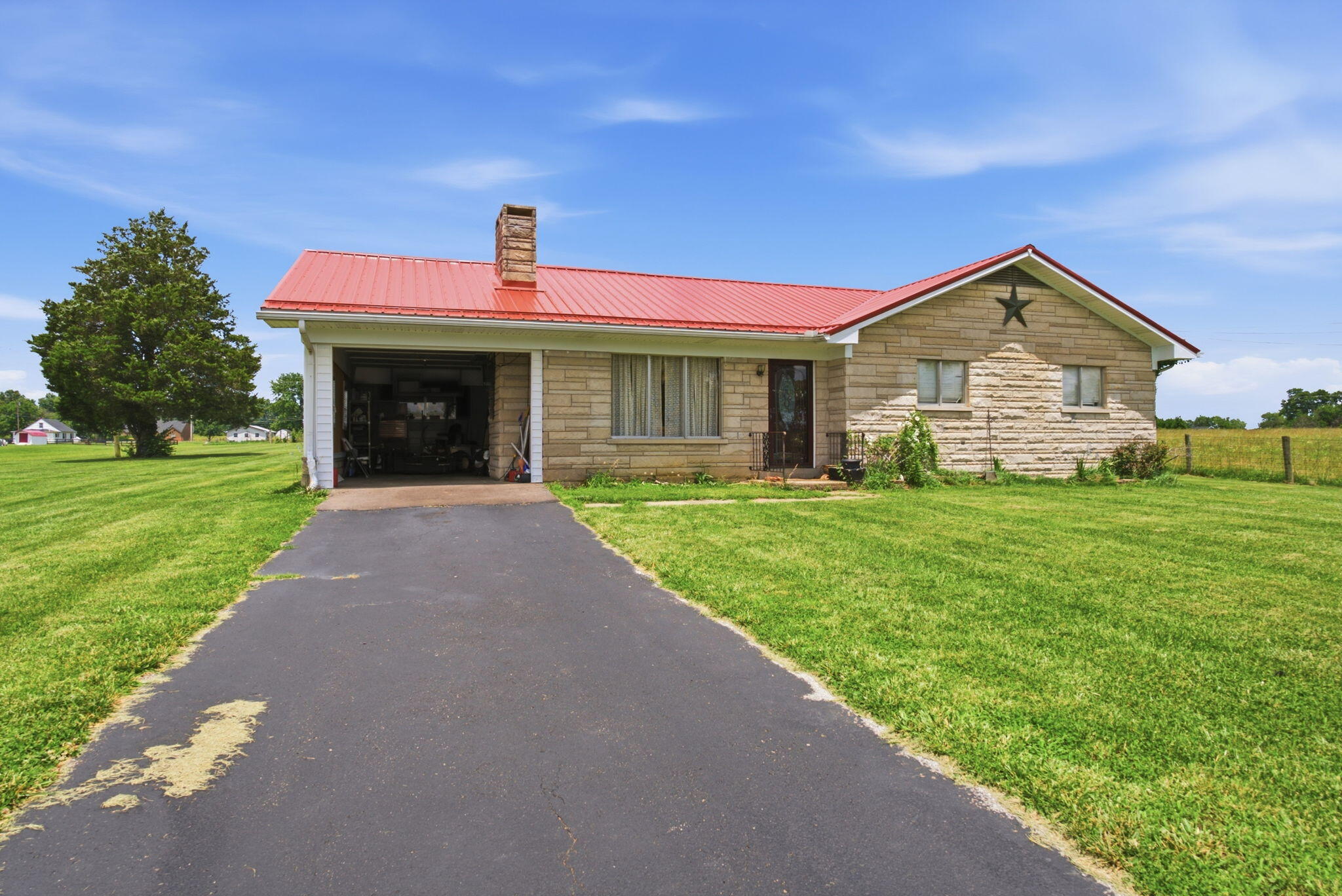 3341 Irvine Road Property Photo 4