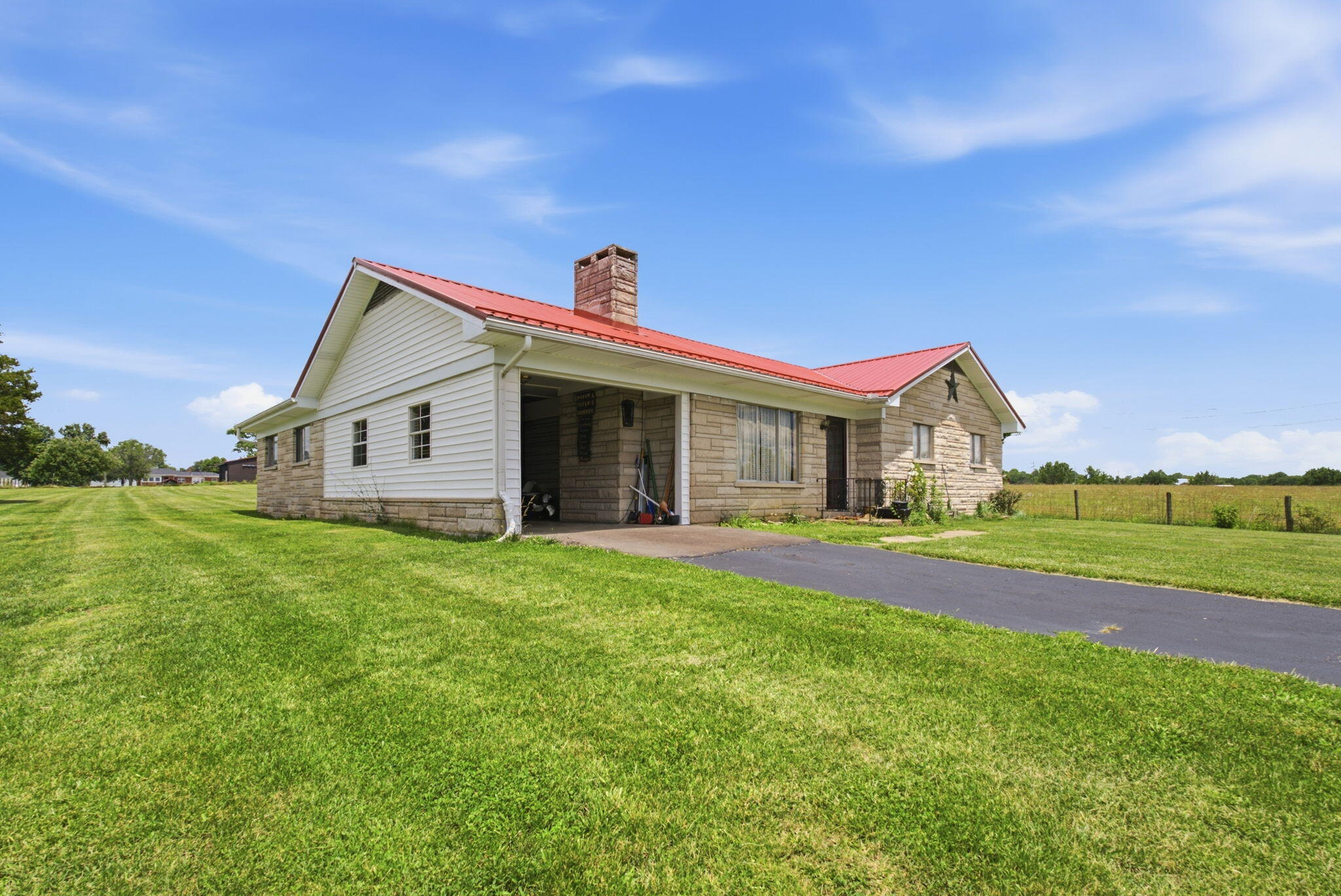 3341 Irvine Road Property Photo 5