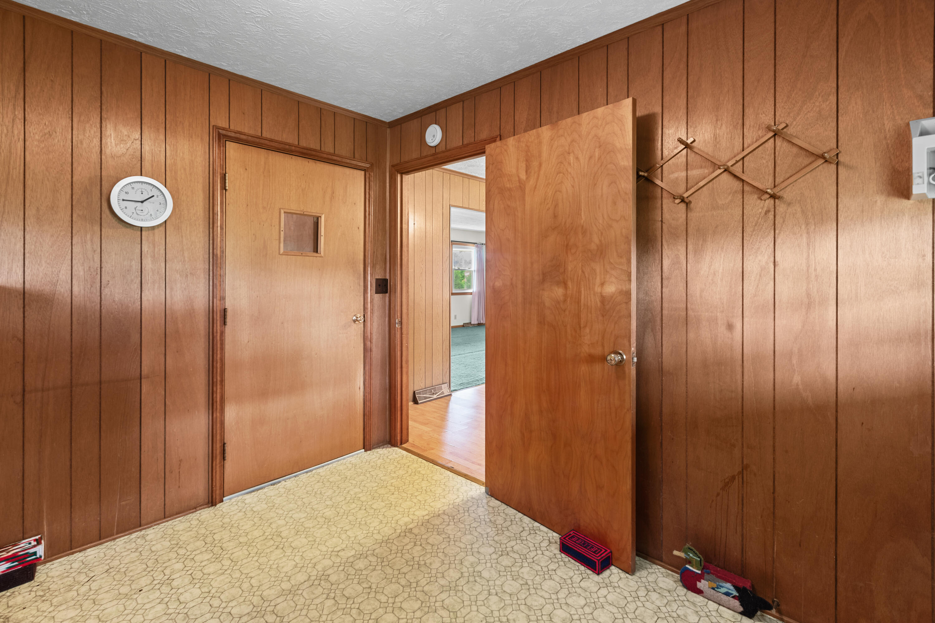 1055 Graves Road Property Photo 9