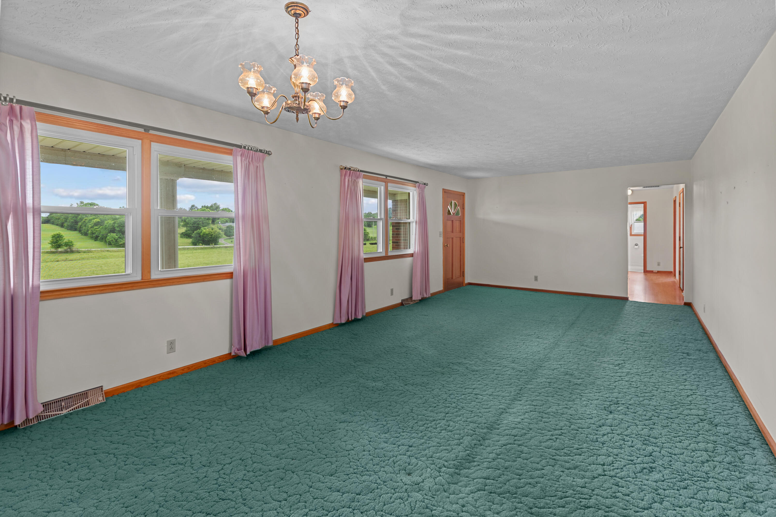 1055 Graves Road Property Photo 8