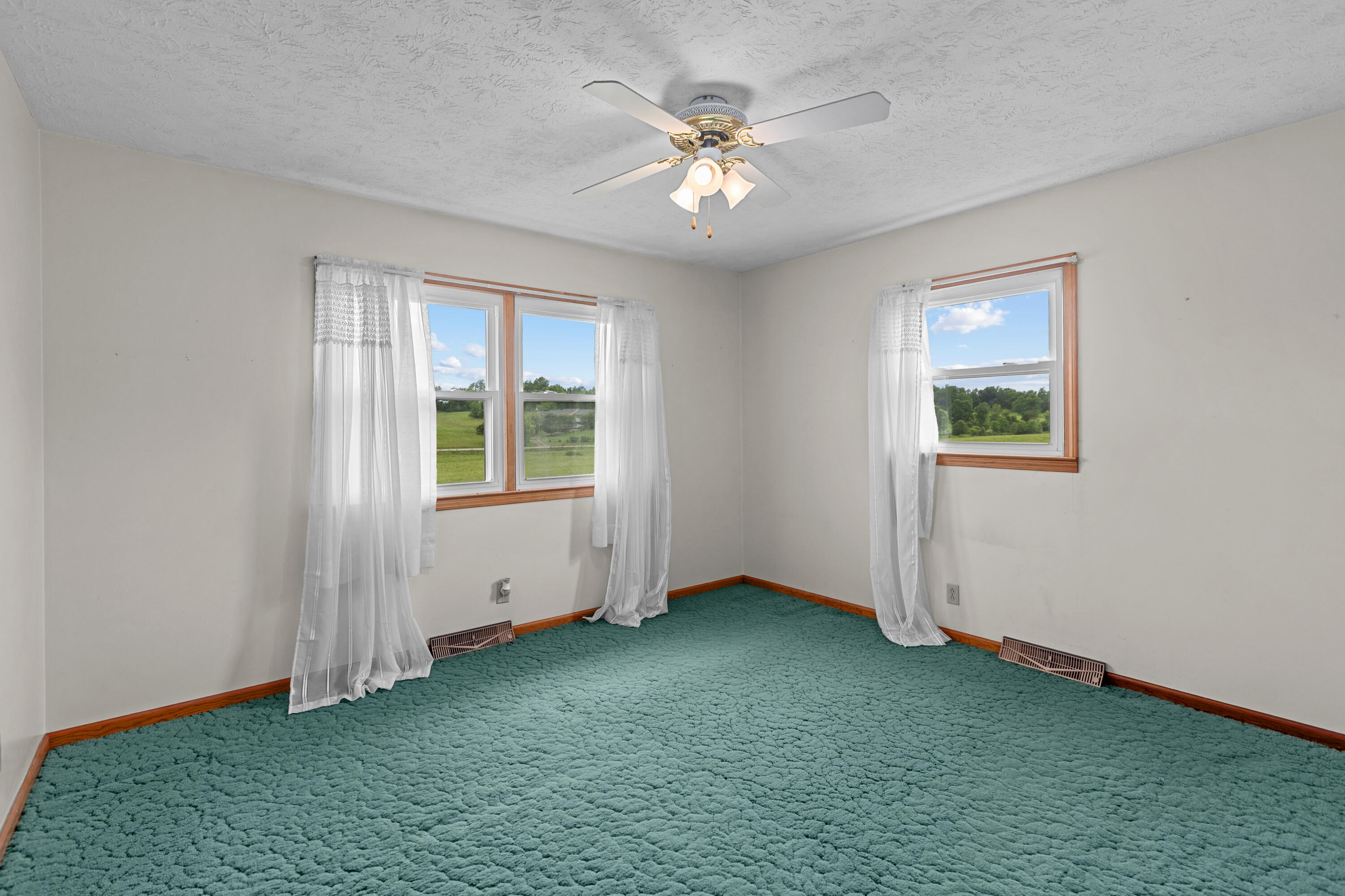 1055 Graves Road Property Photo 16