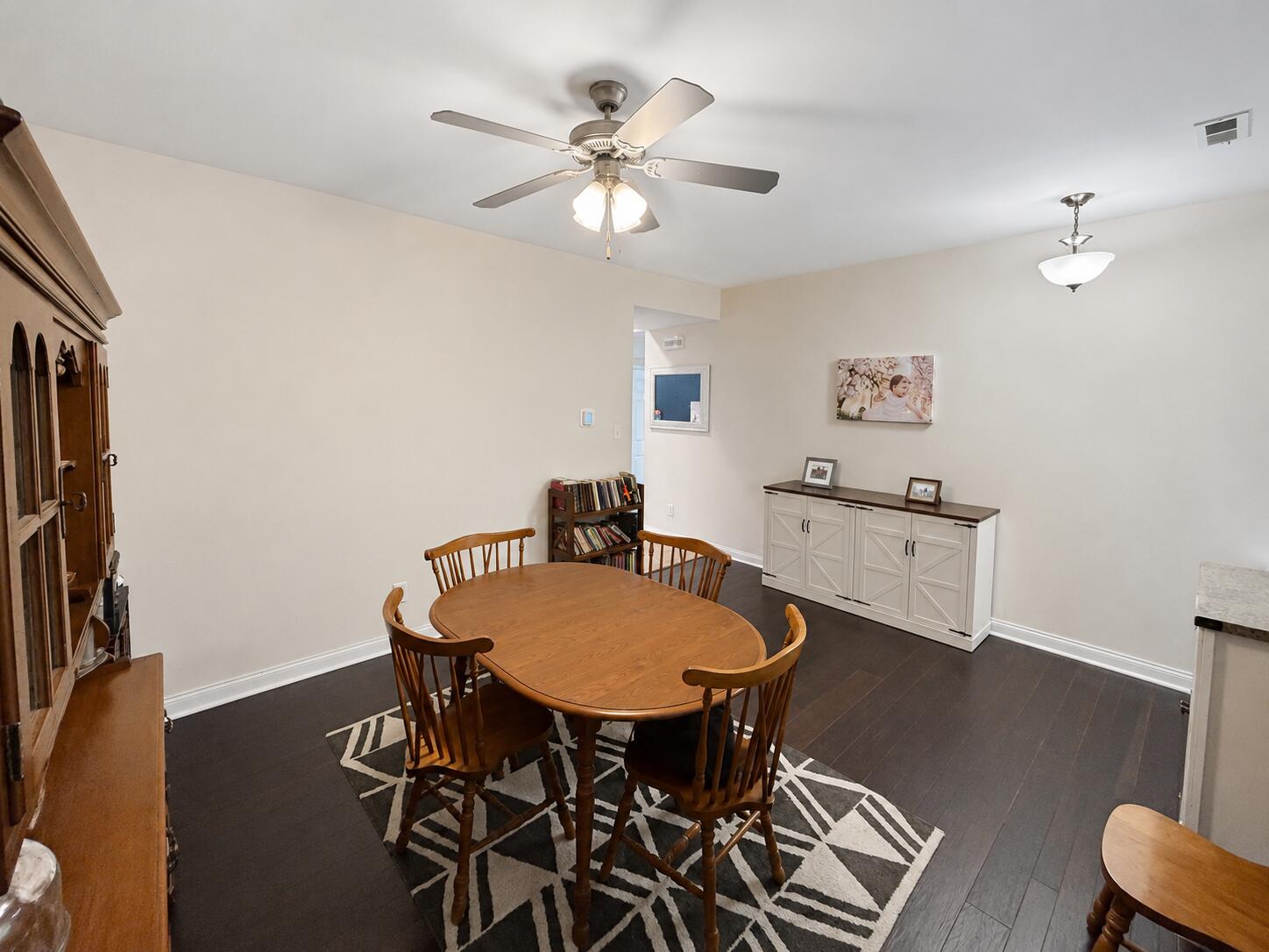 1136 Mountain Laurel Way Property Photo 4