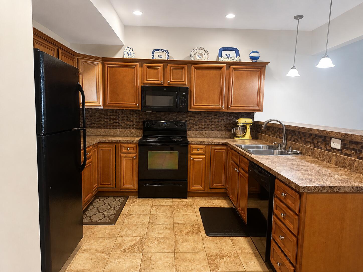 1136 Mountain Laurel Way Property Photo 5