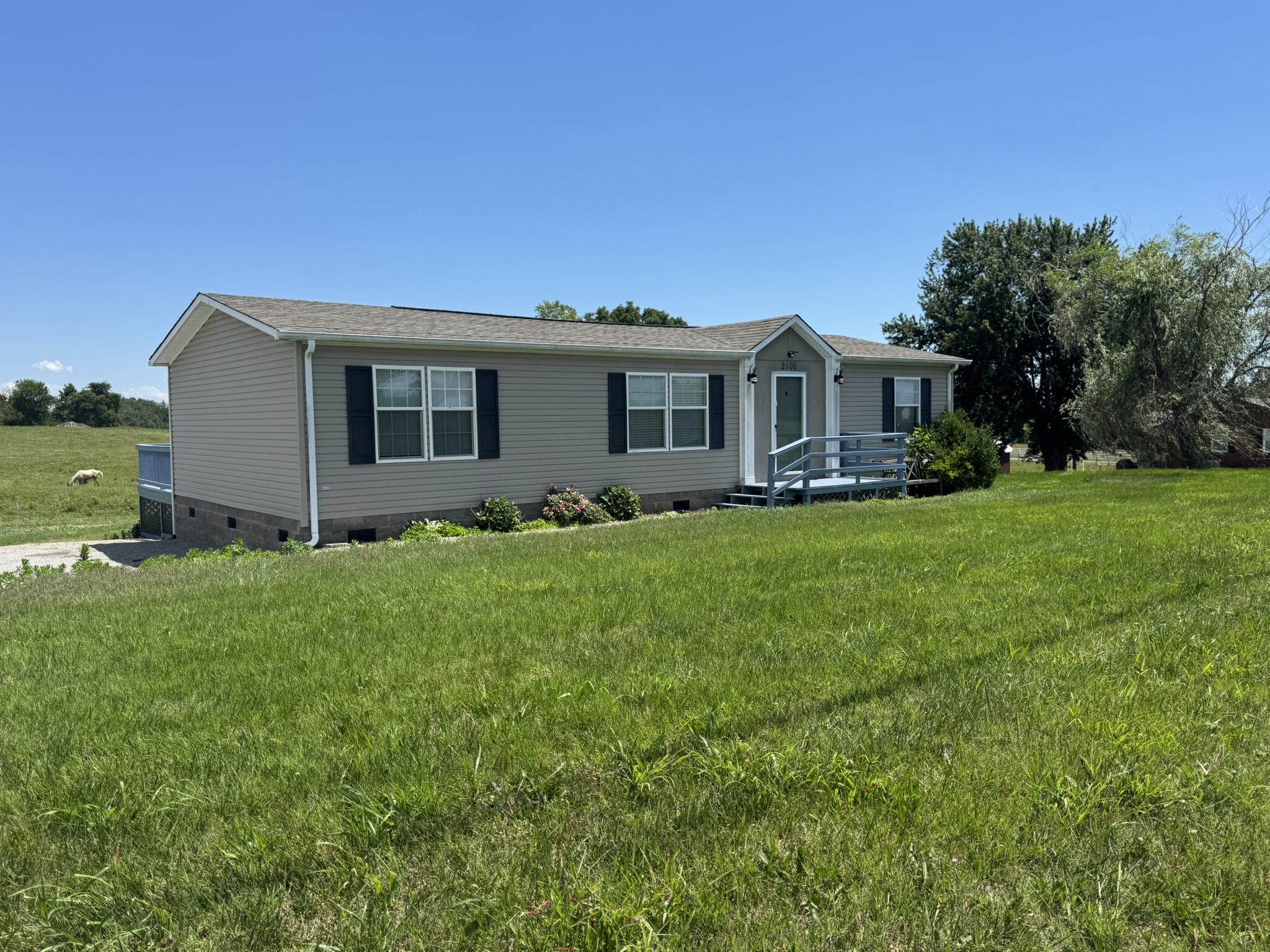 2106 Ky-379 Property Photo 1