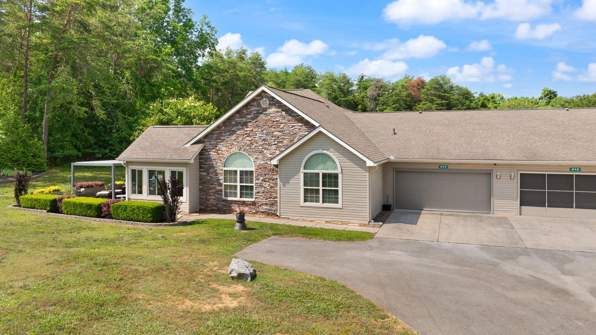 413 Deer Lake Place Property Photo 6