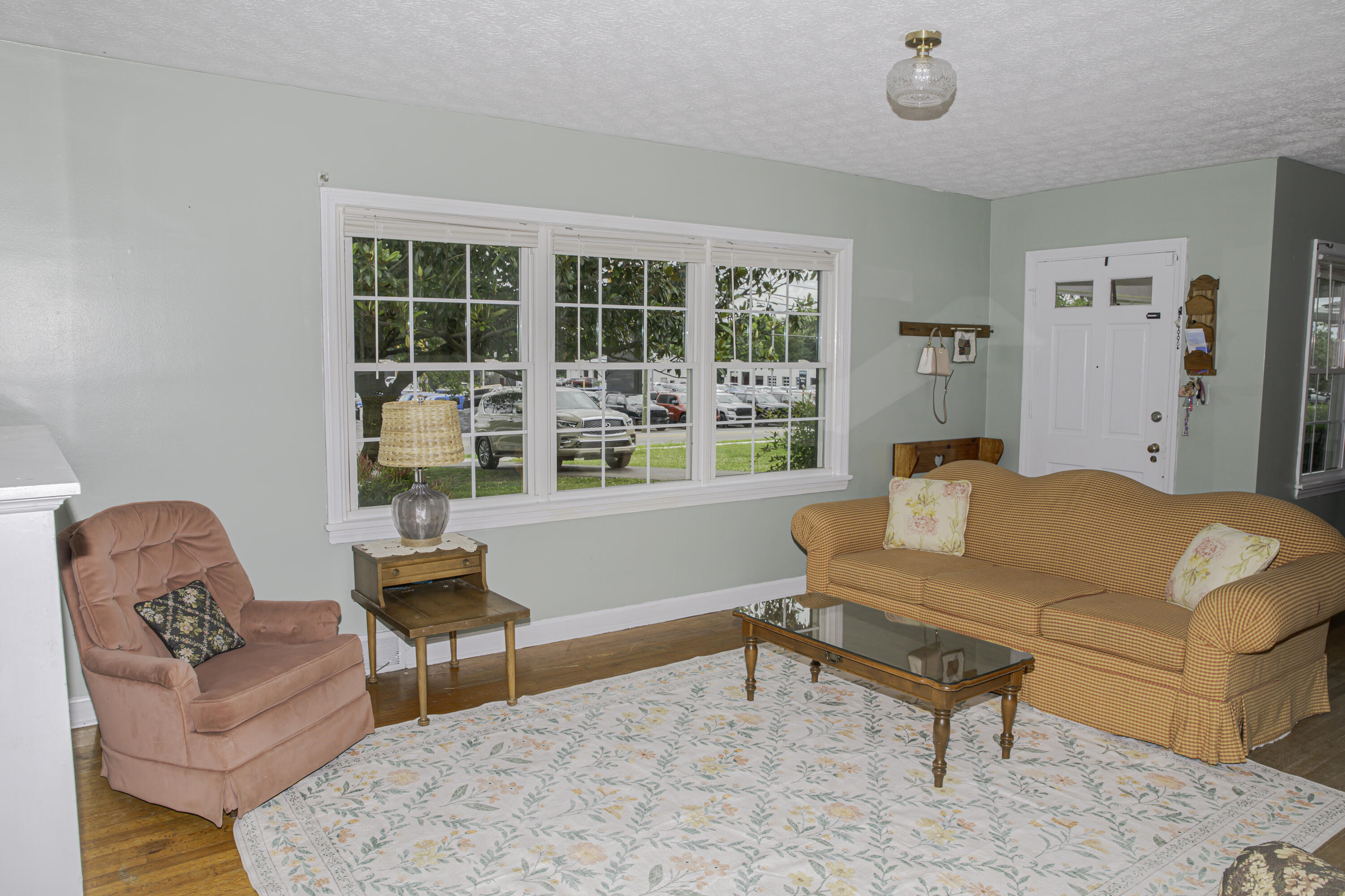 708 N Maple Avenue Property Photo 2