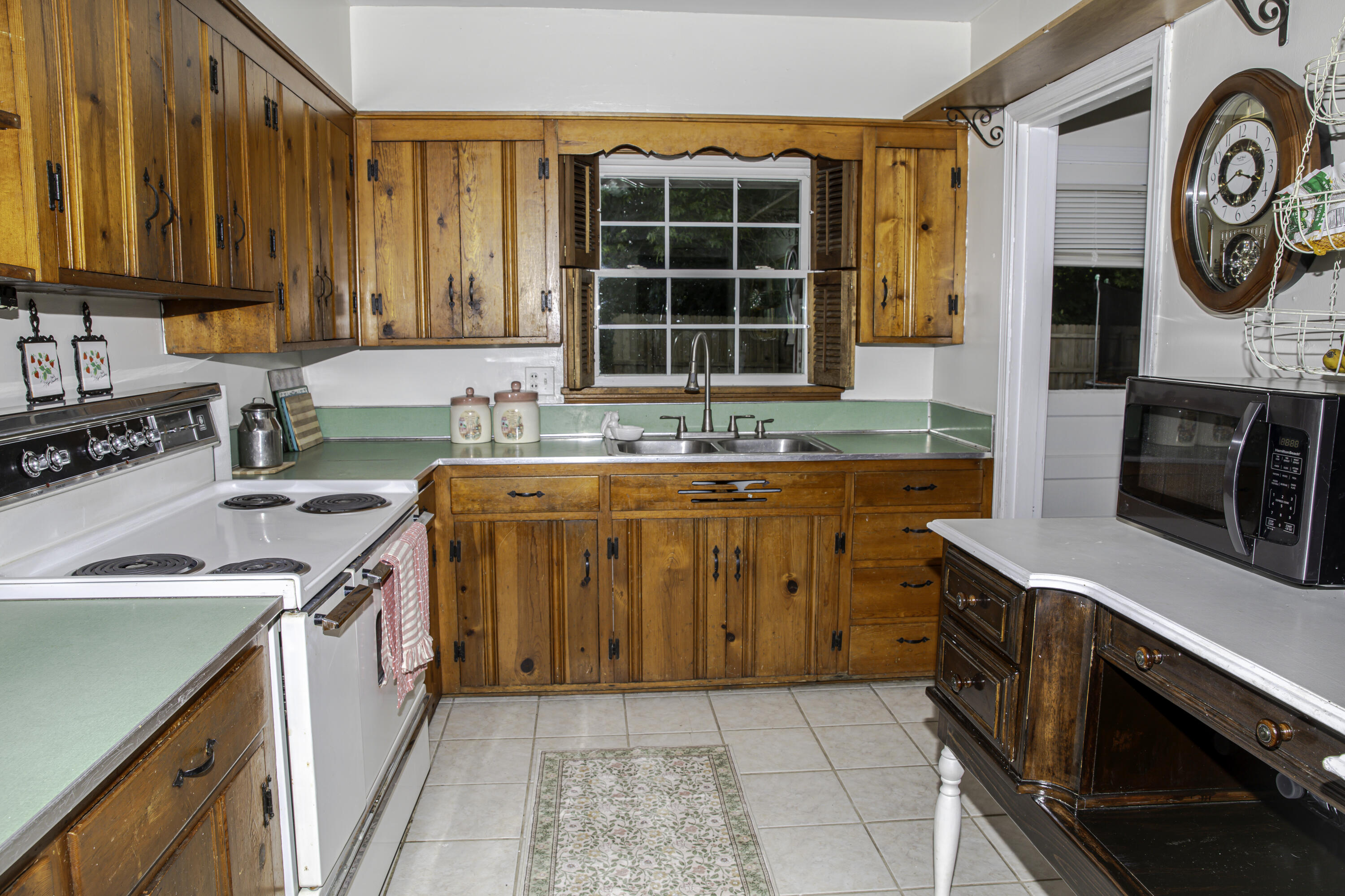 708 N Maple Avenue Property Photo 8
