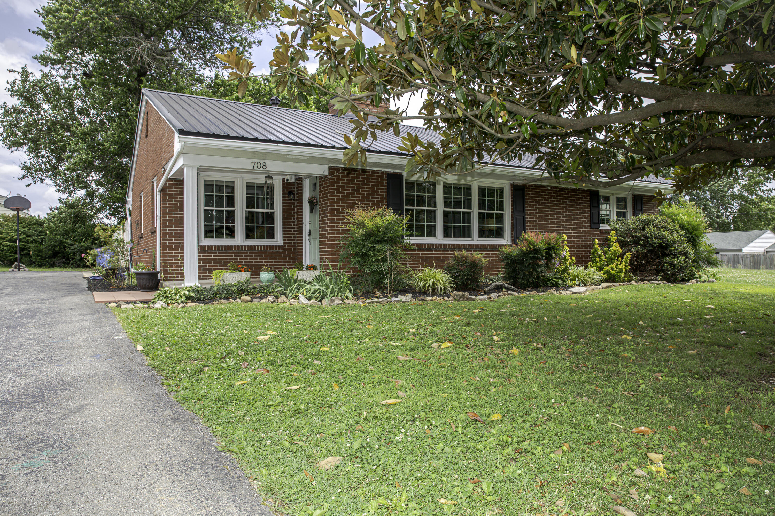 708 N Maple Avenue Property Photo 16