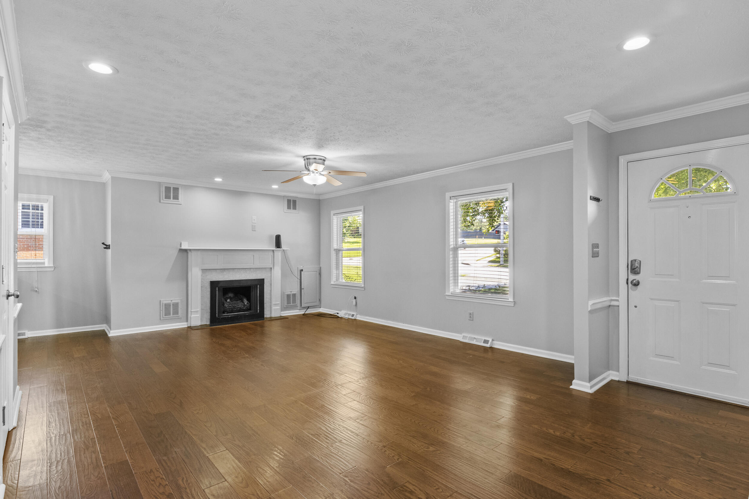 3483 Lansdowne Drive Property Photo 7