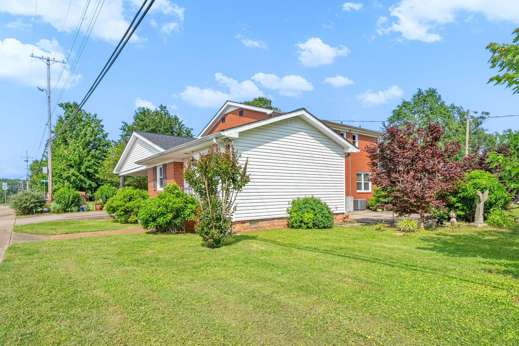 1701 Parkview Drive Property Photo 32