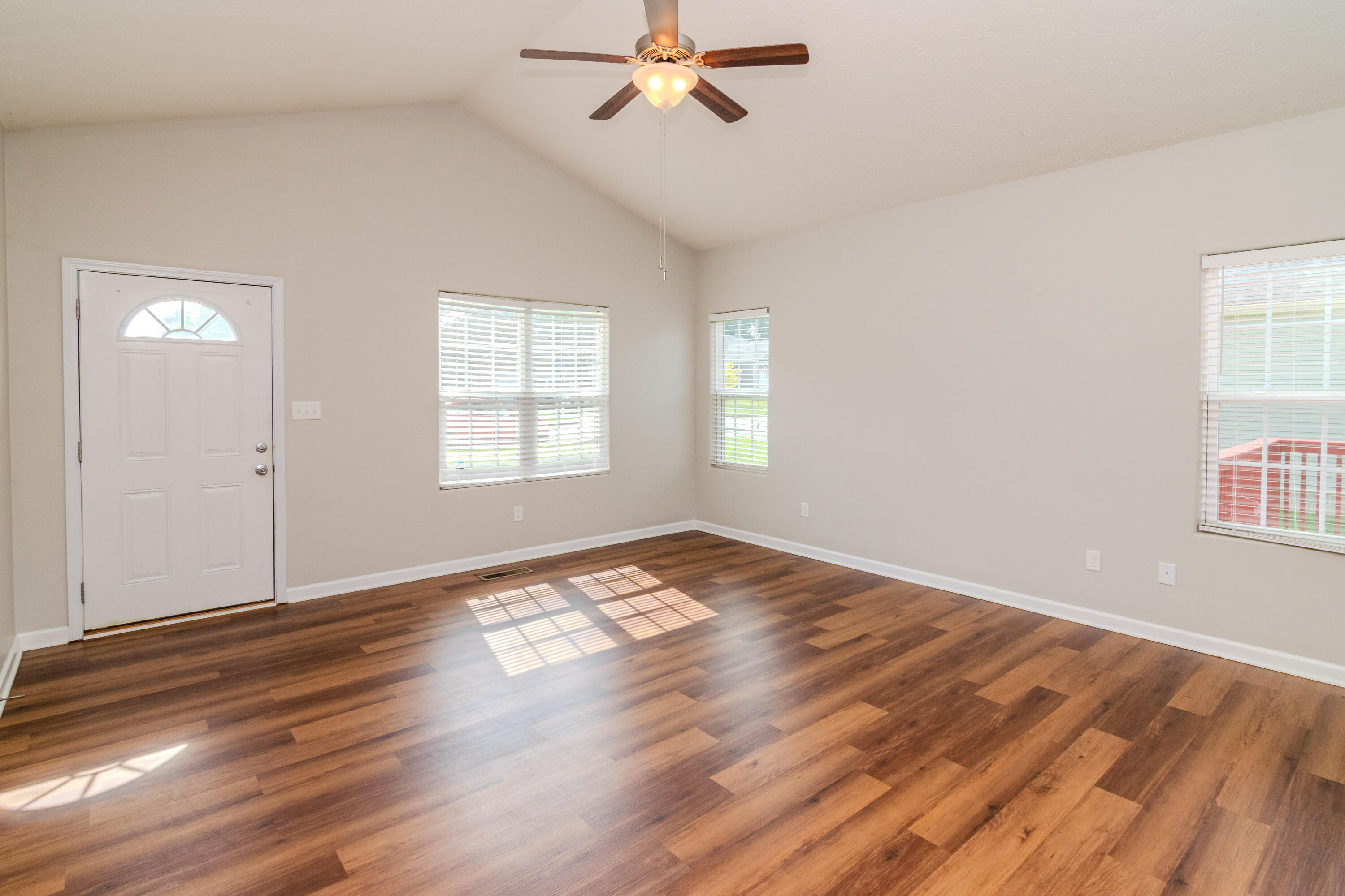 122 Nathan Hale Drive Property Photo 6