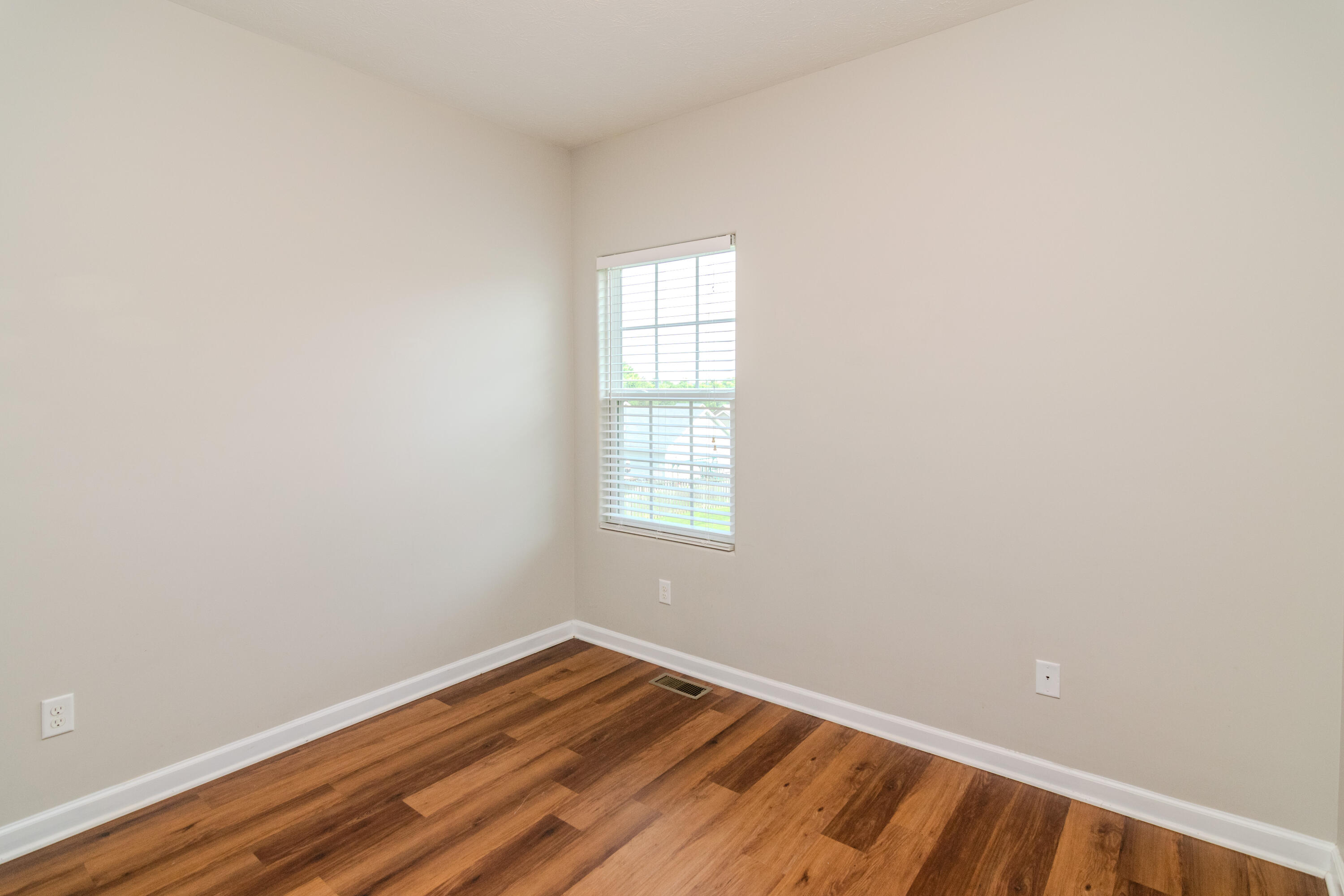 122 Nathan Hale Drive Property Photo 10