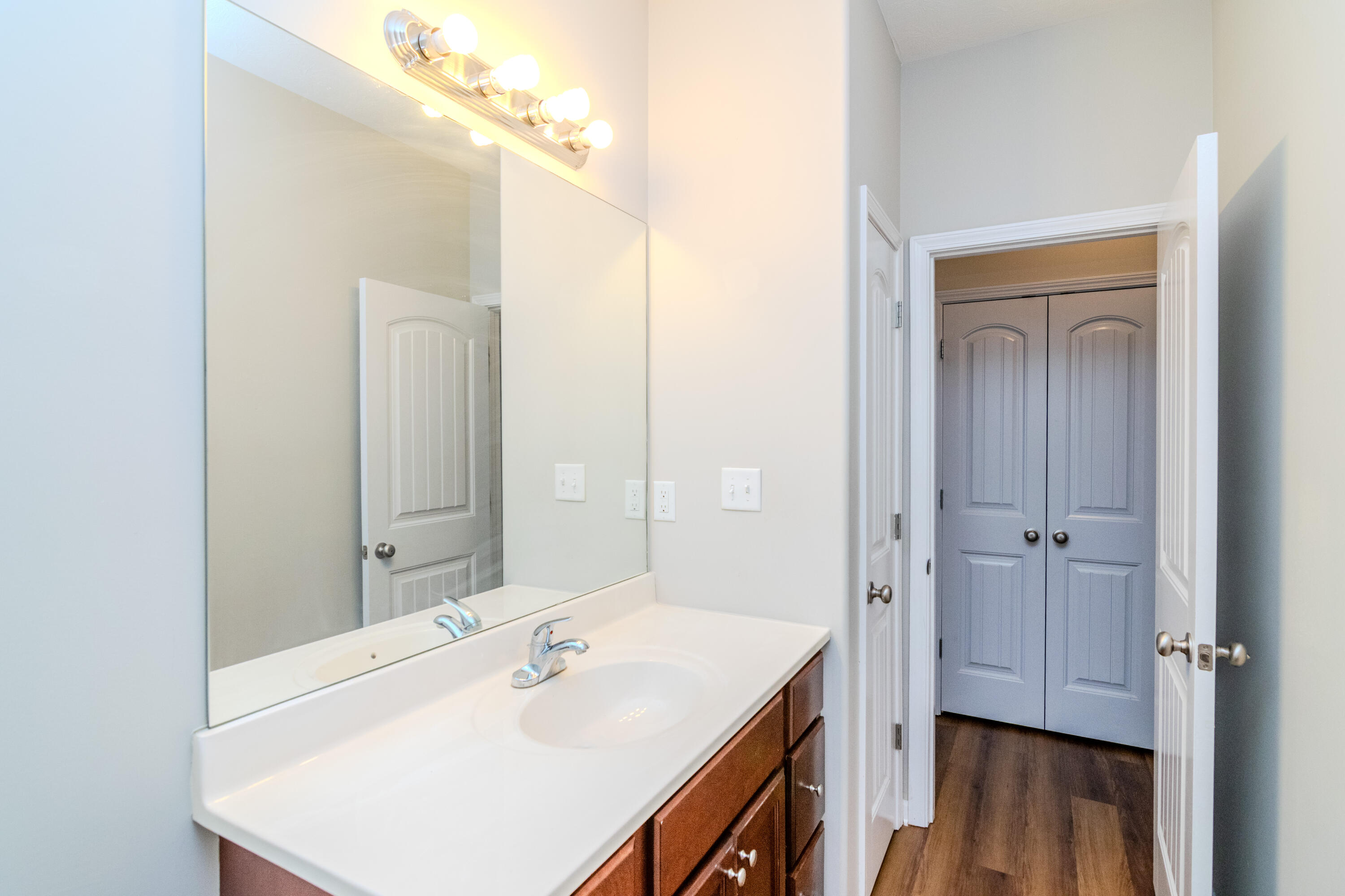 122 Nathan Hale Drive Property Photo 14