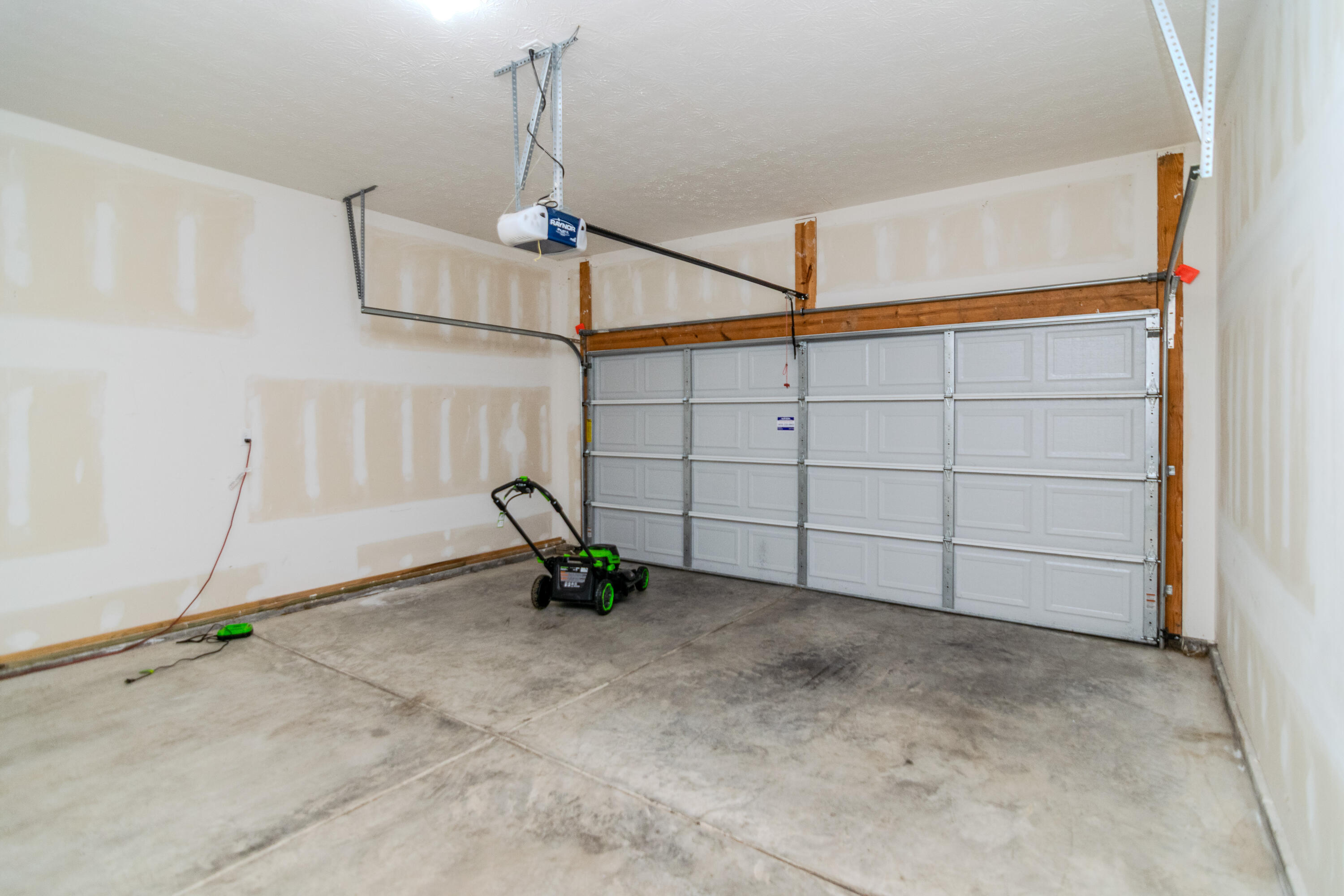 122 Nathan Hale Drive Property Photo 23