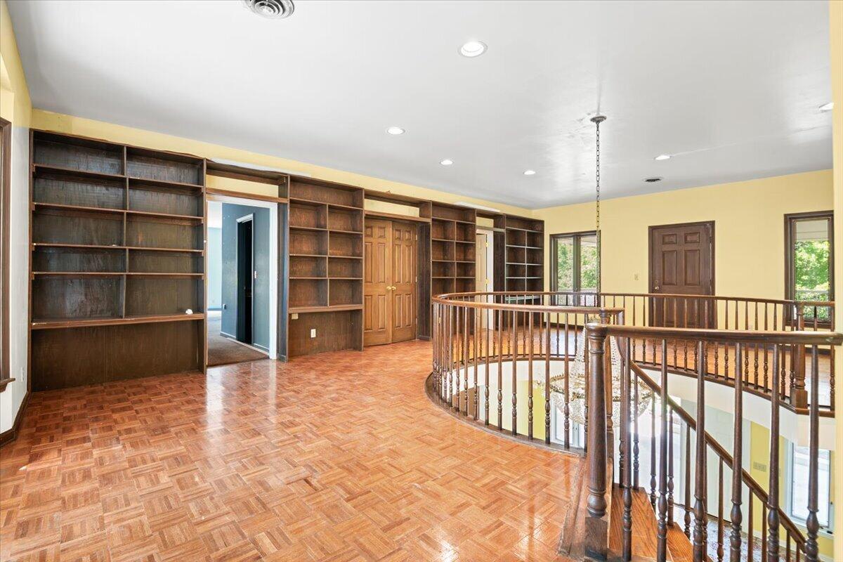 349 Persimmon Frk Lane Property Photo 43