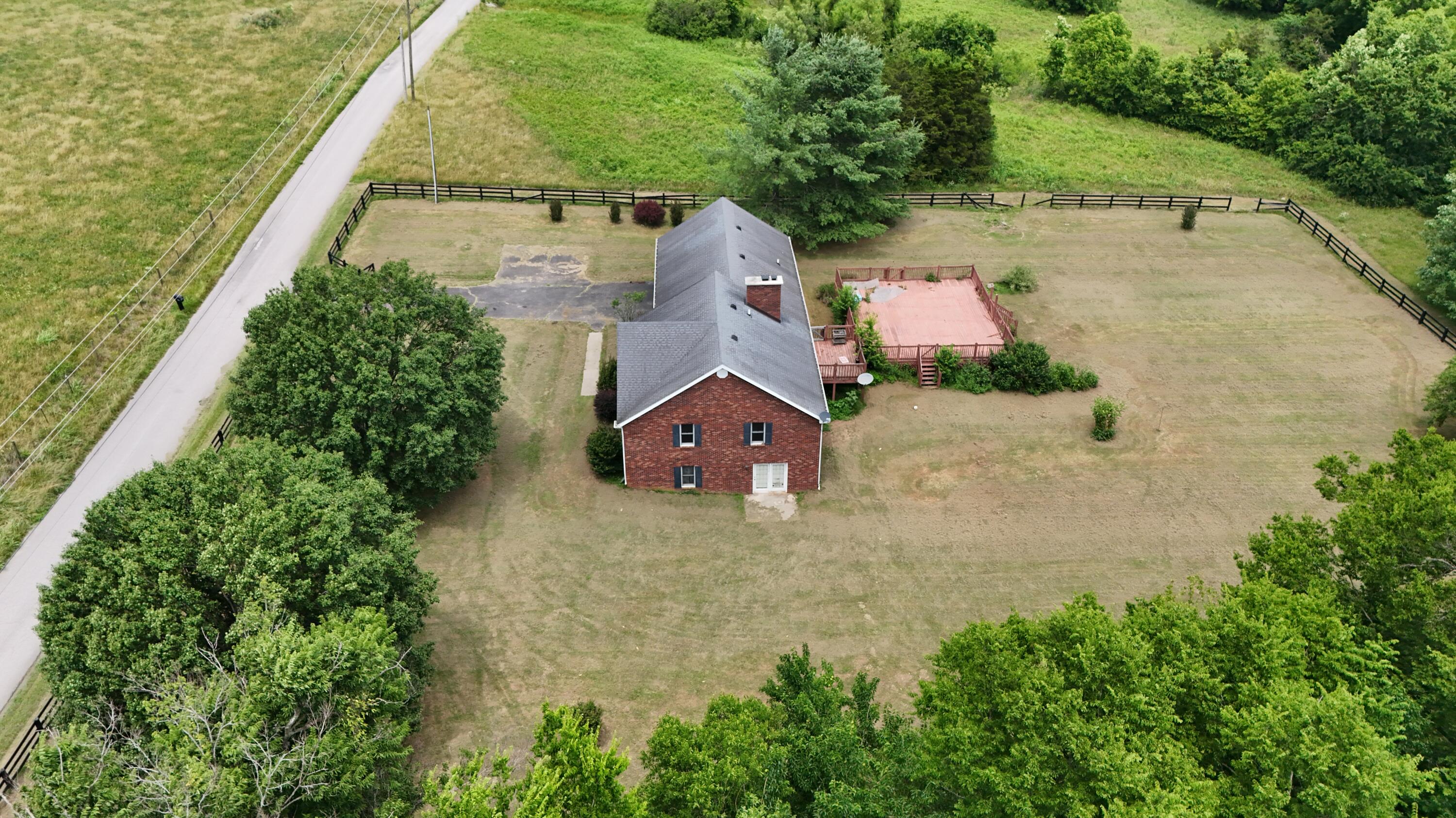 1109 Mitchell Lane Property Photo 4