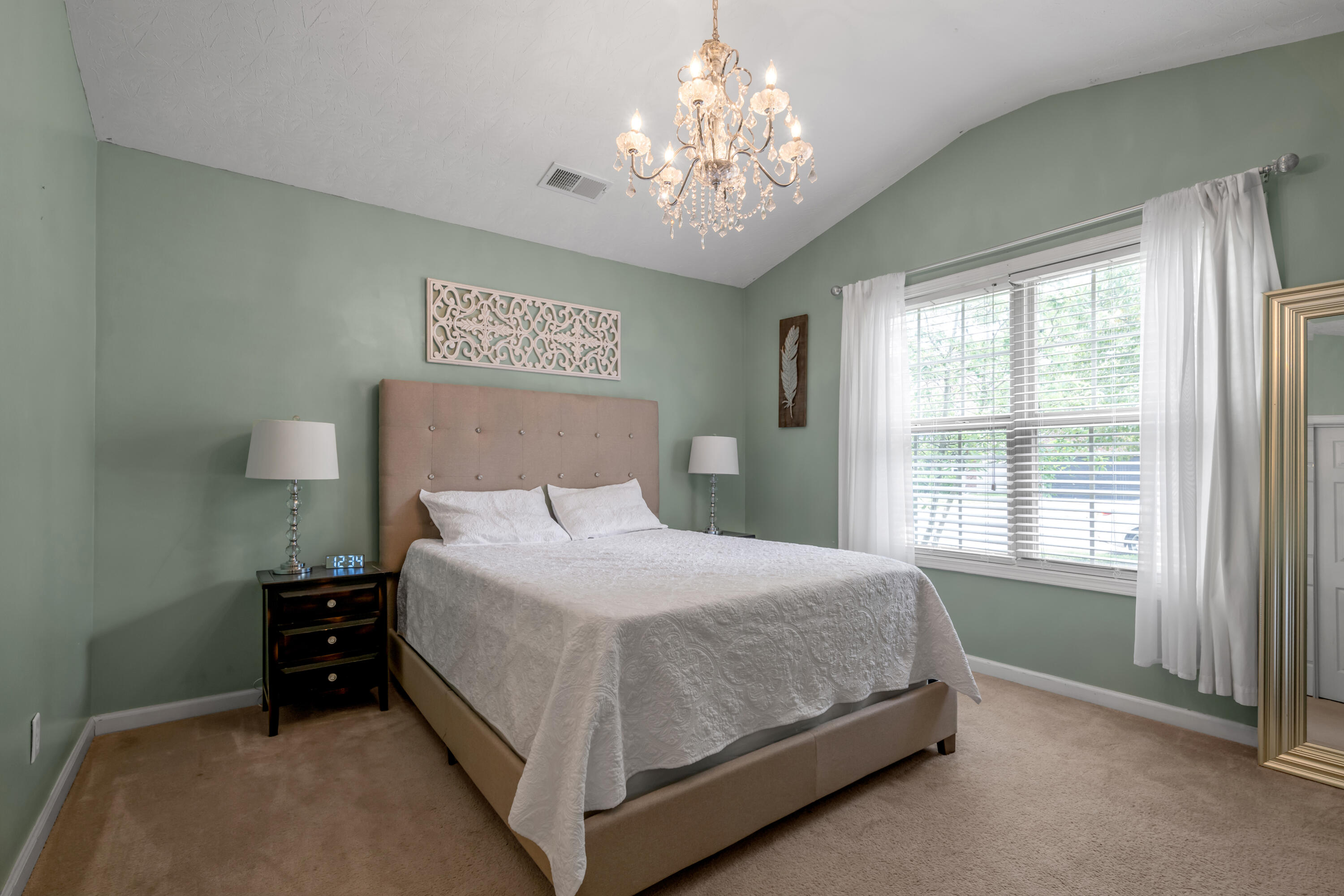944 Winding Oak Trail Property Photo 12