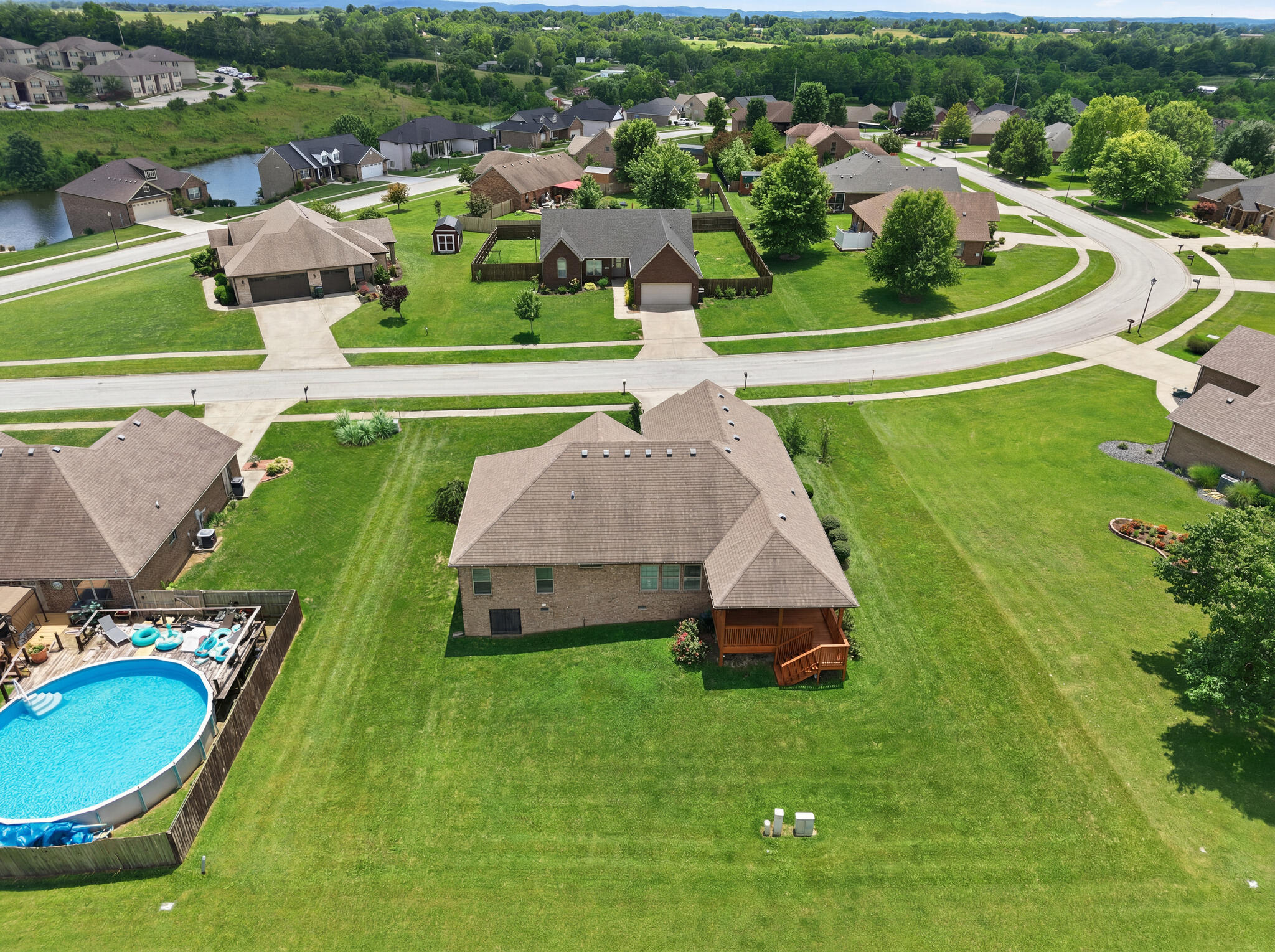 904 Kenblue Lane Property Photo 4