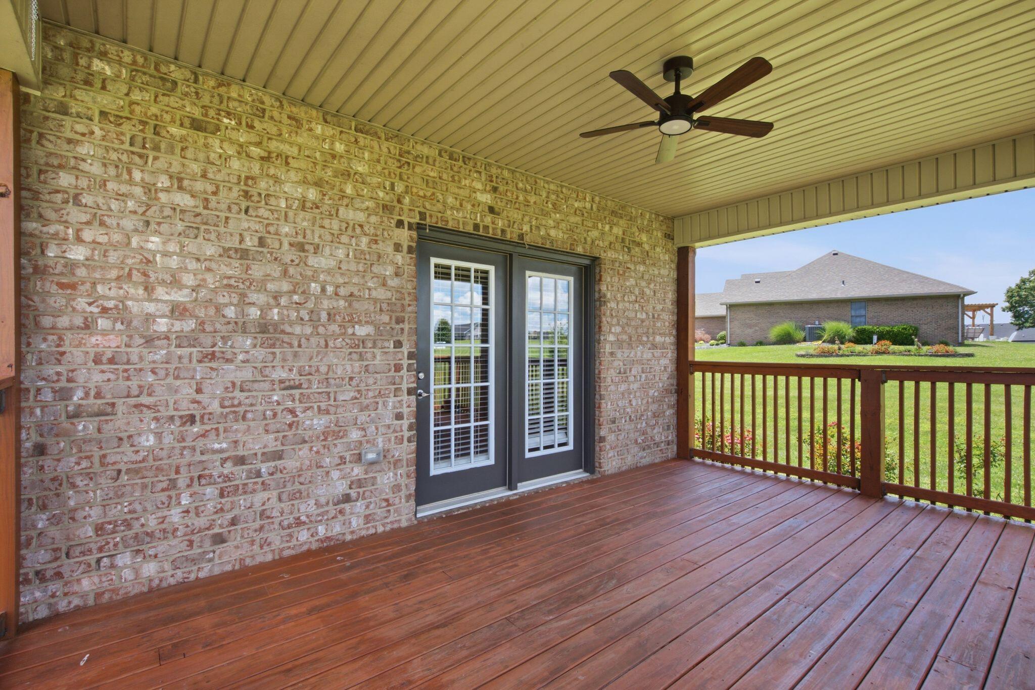 904 Kenblue Lane Property Photo 17