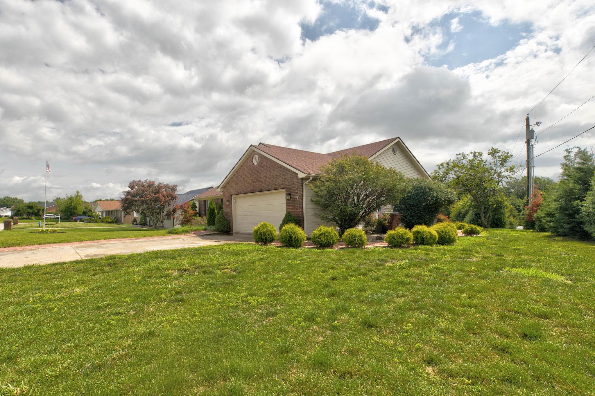 210 Helena Drive Property Photo 3