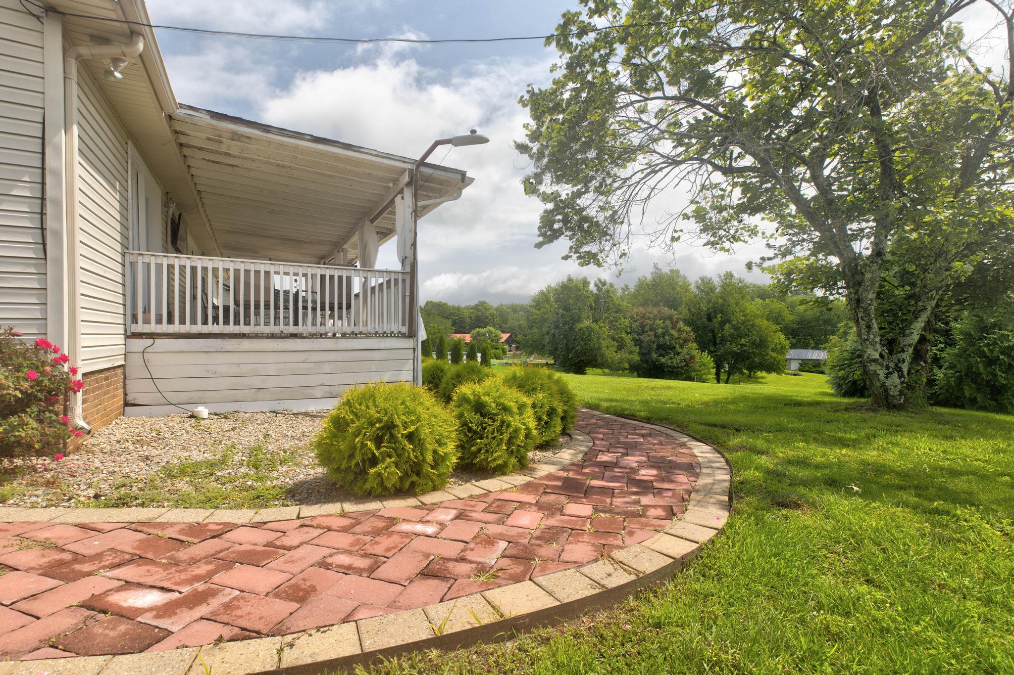 210 Helena Drive Property Photo 20