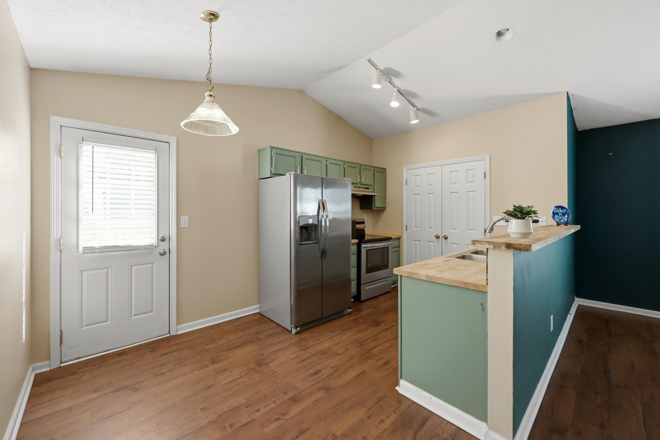 101 Clover Valley Drive Property Photo 8