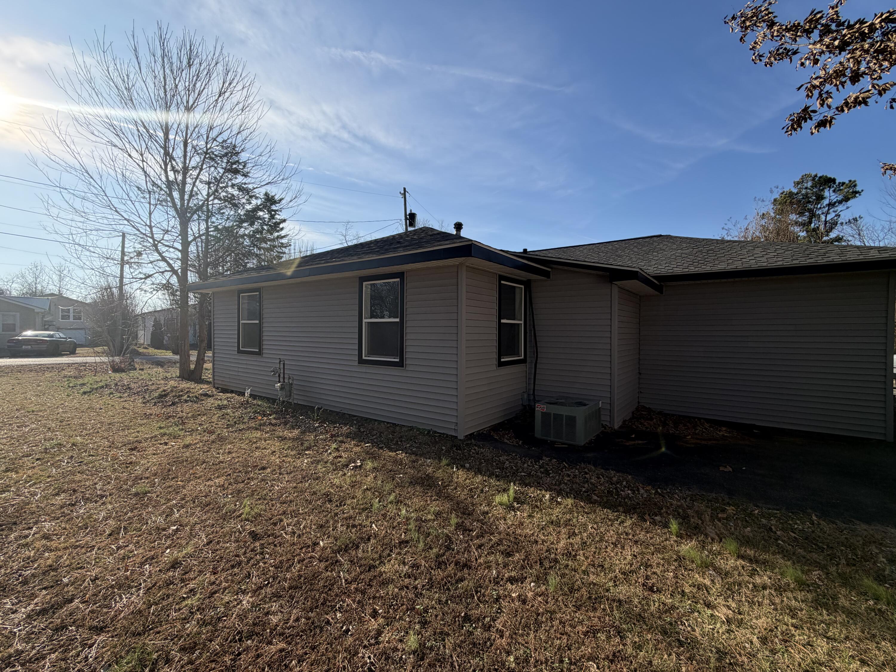 422 Columbus Street Property Photo 5