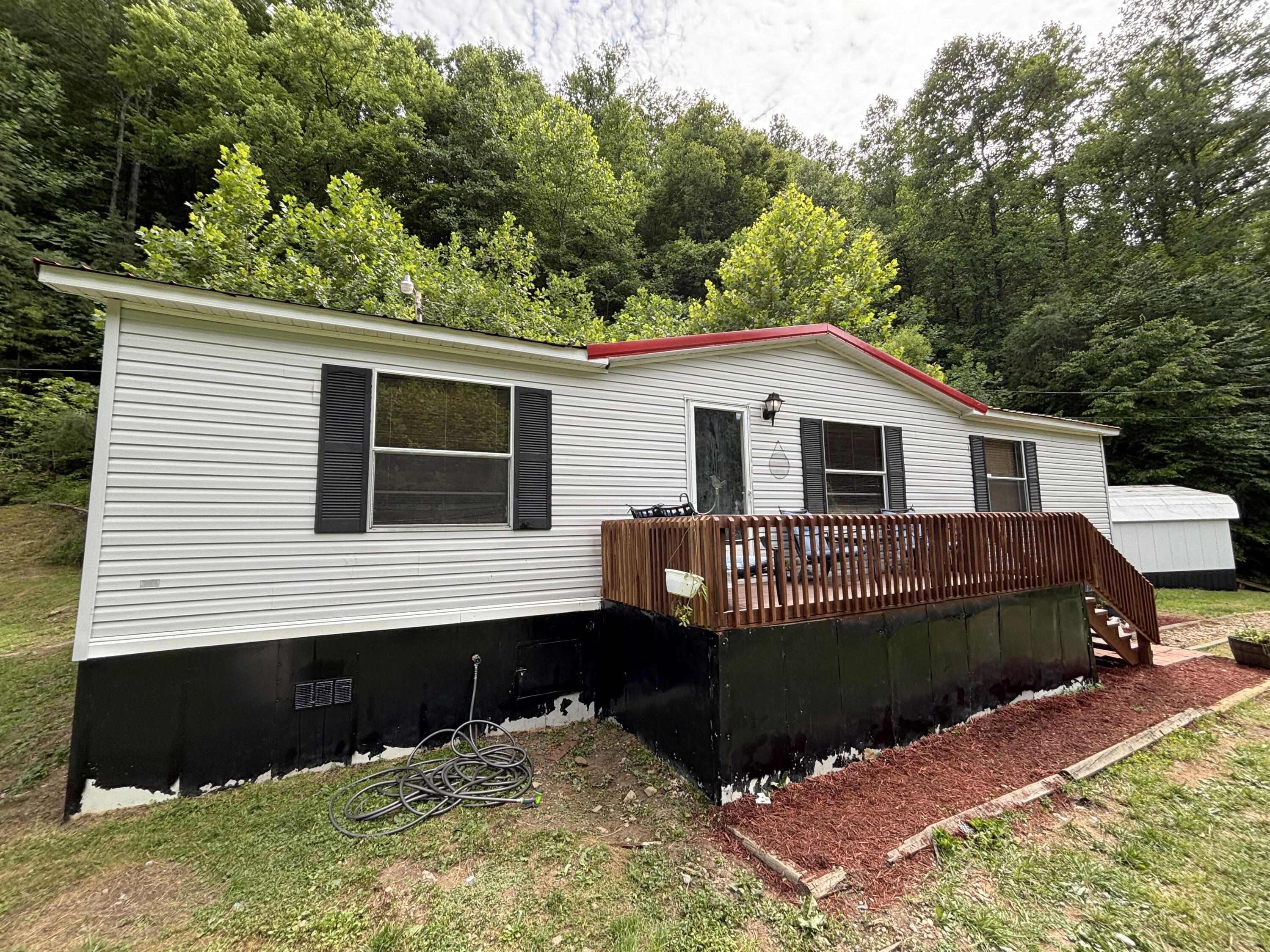 663 Sol Hollow Road Property Photo 2
