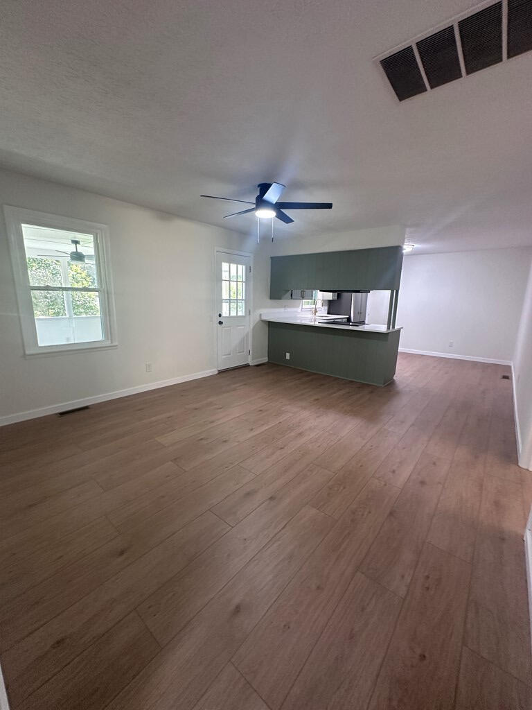 1821 Ash Street Property Photo 7