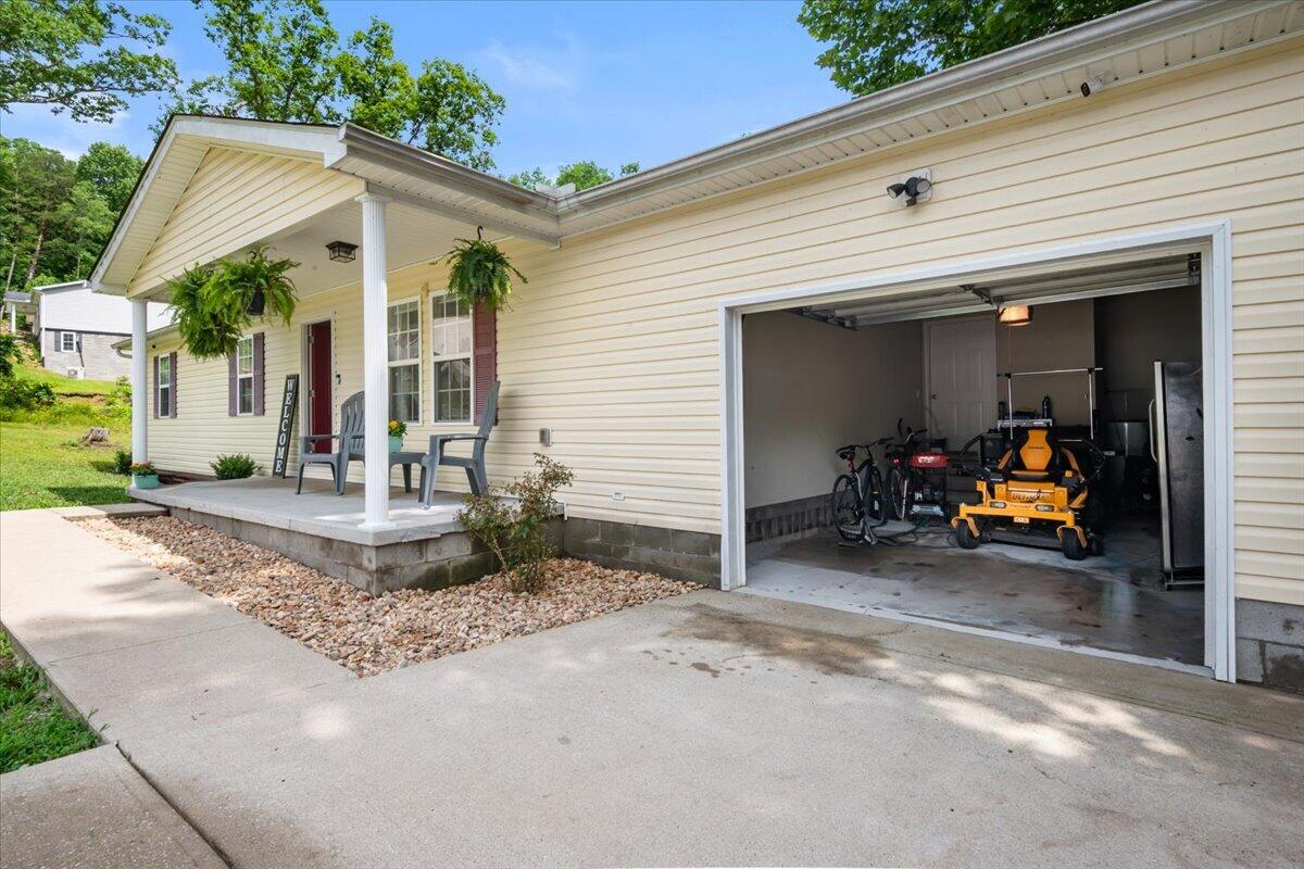 59 April Lane Property Photo 31