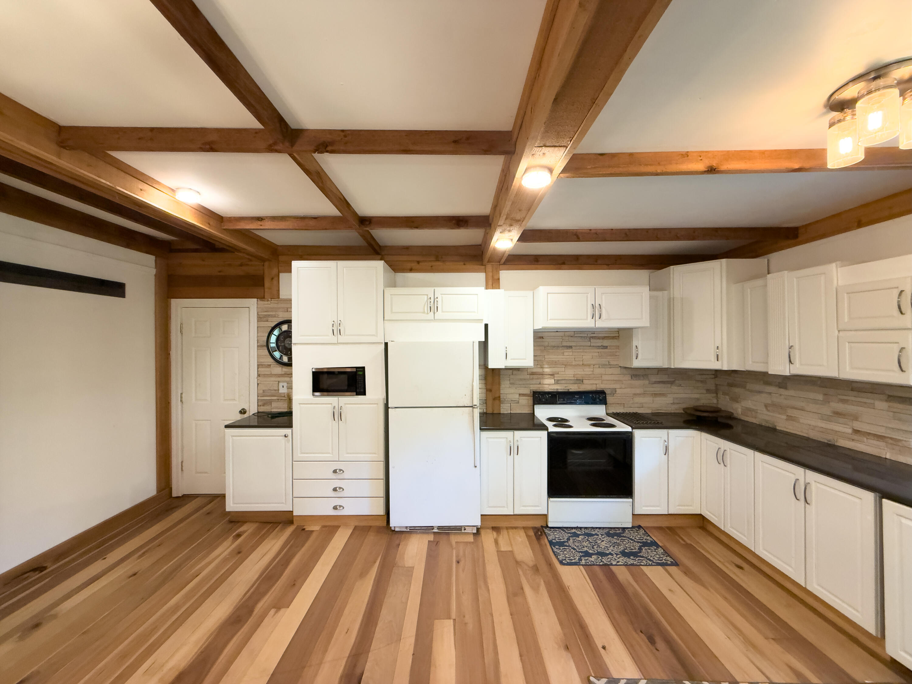 684 Lower Twin Road Property Photo 4