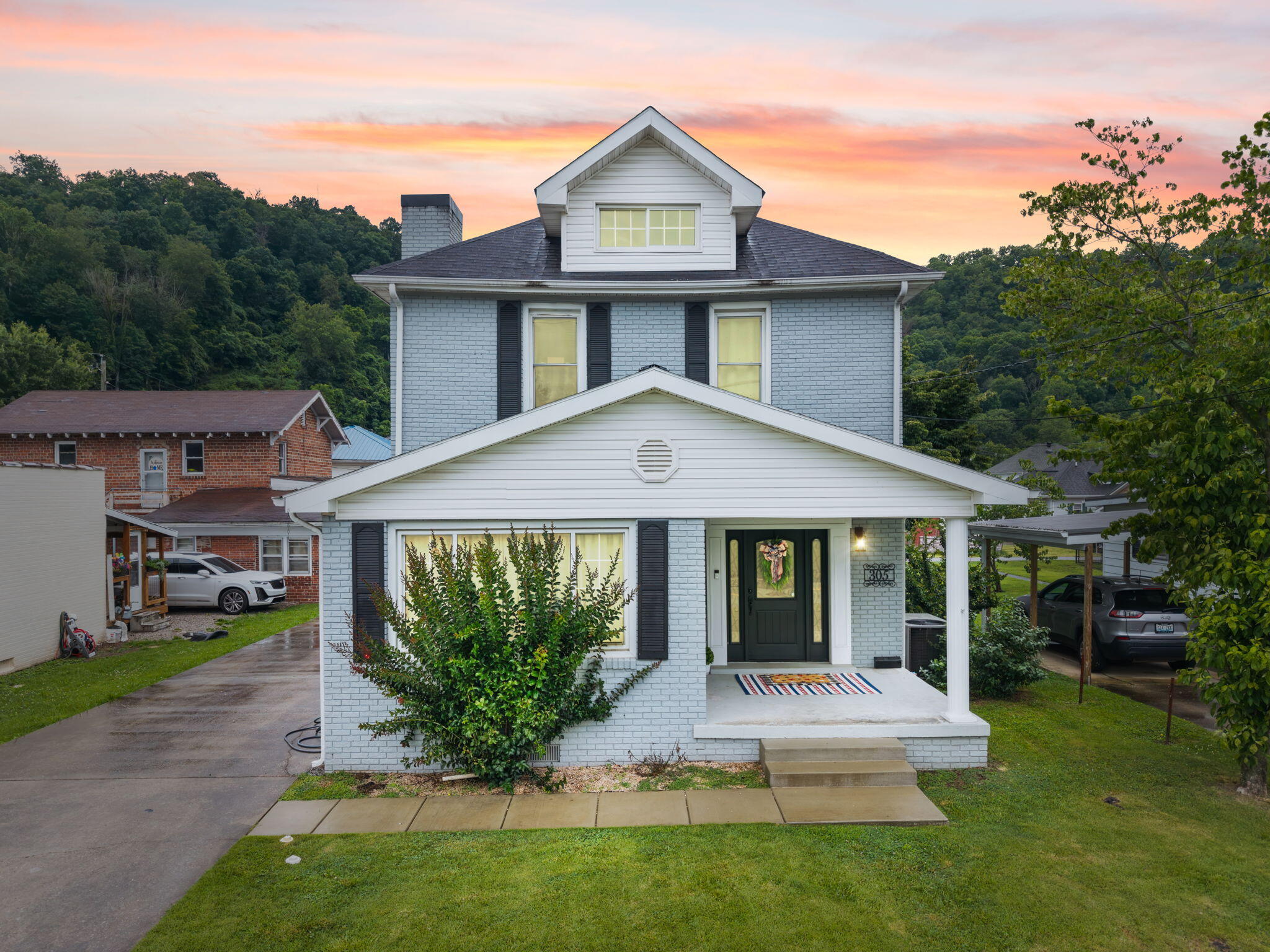 305 Euclid Avenue Property Photo 1