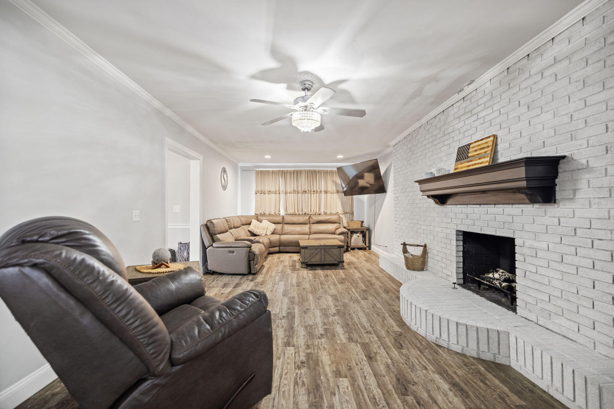 305 Euclid Avenue Property Photo 7