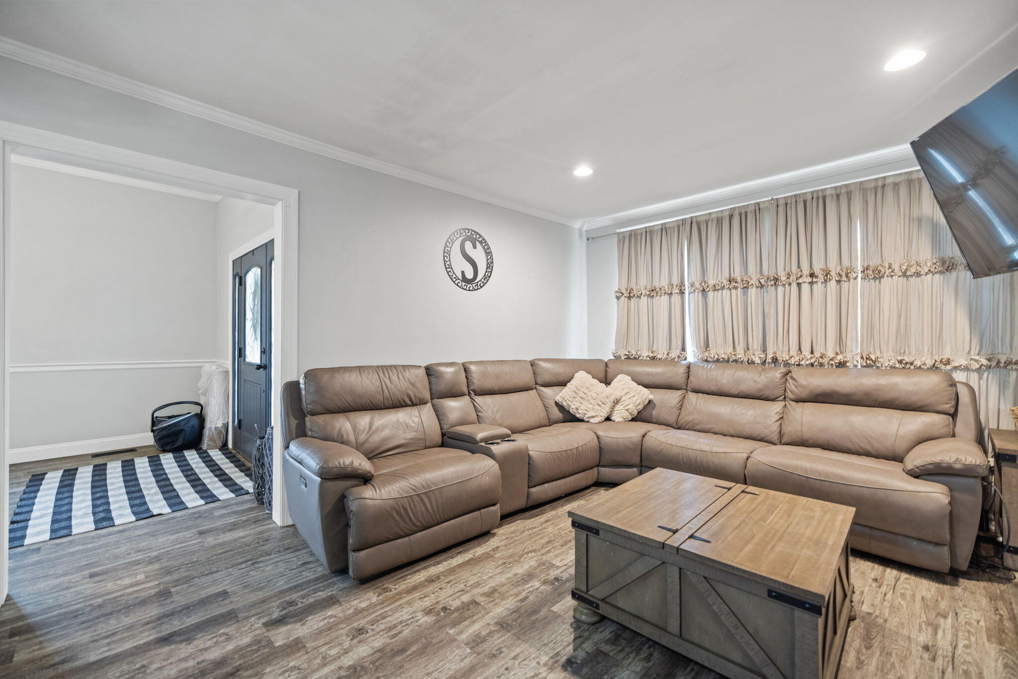 305 Euclid Avenue Property Photo 8