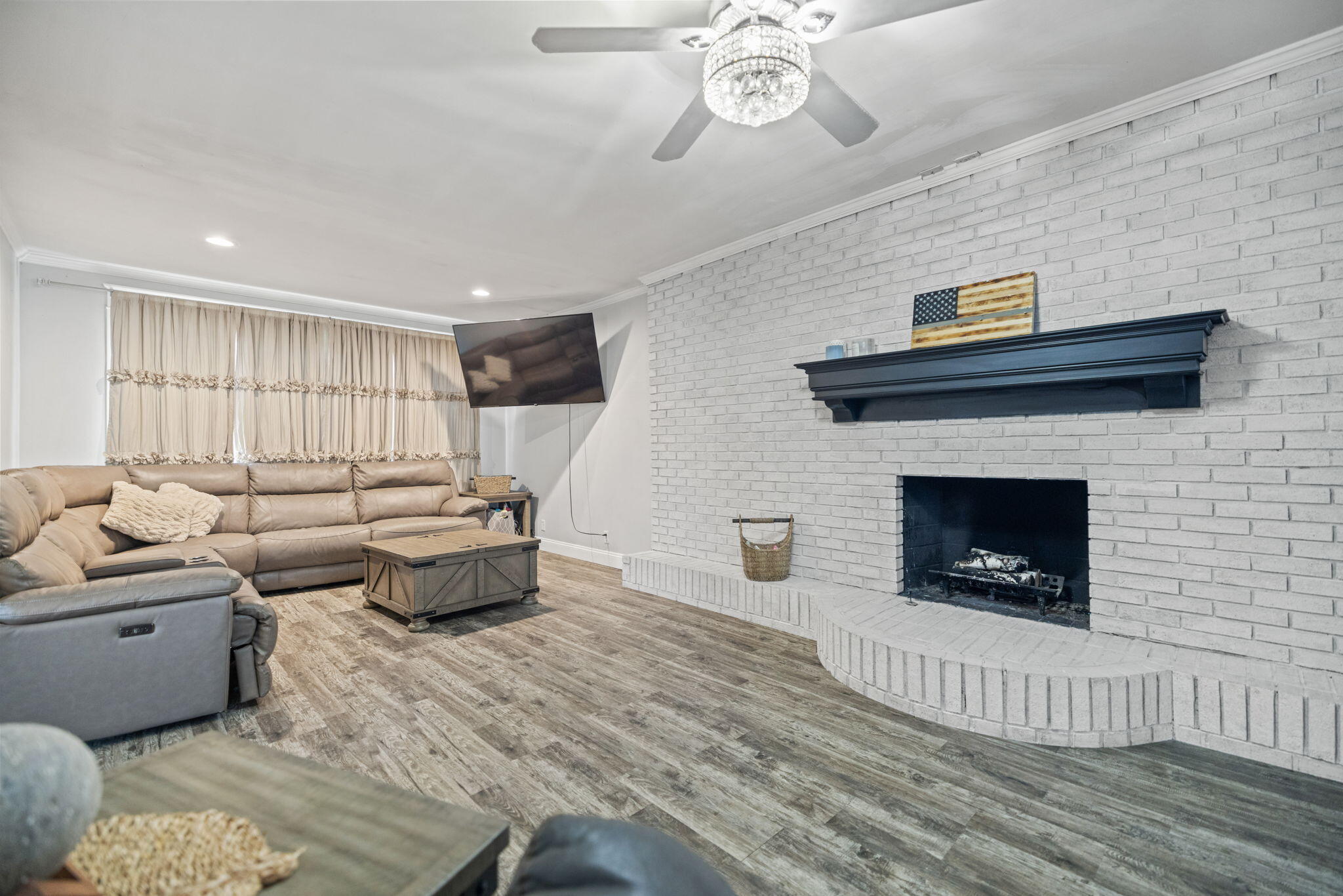 305 Euclid Avenue Property Photo 9