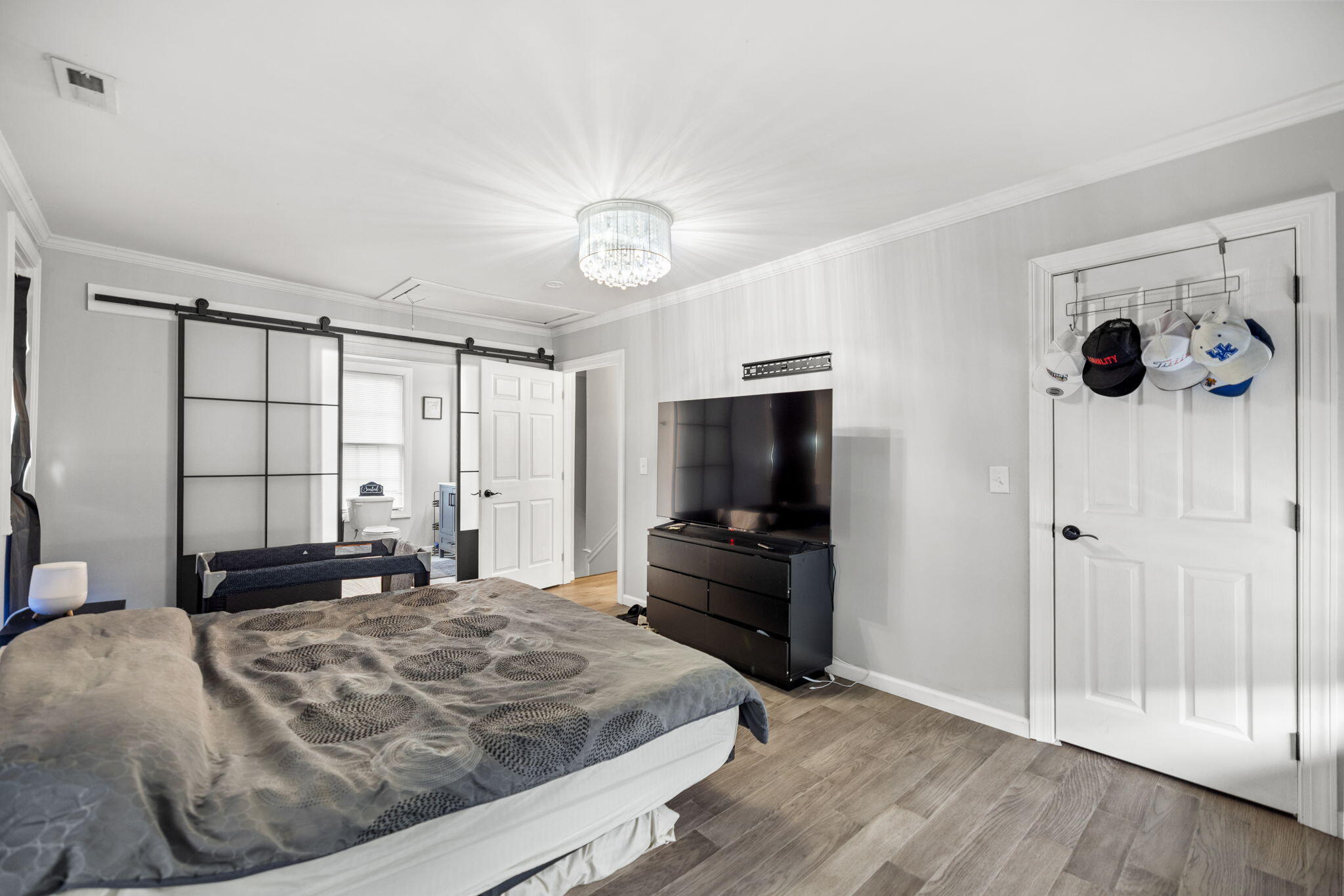 305 Euclid Avenue Property Photo 16