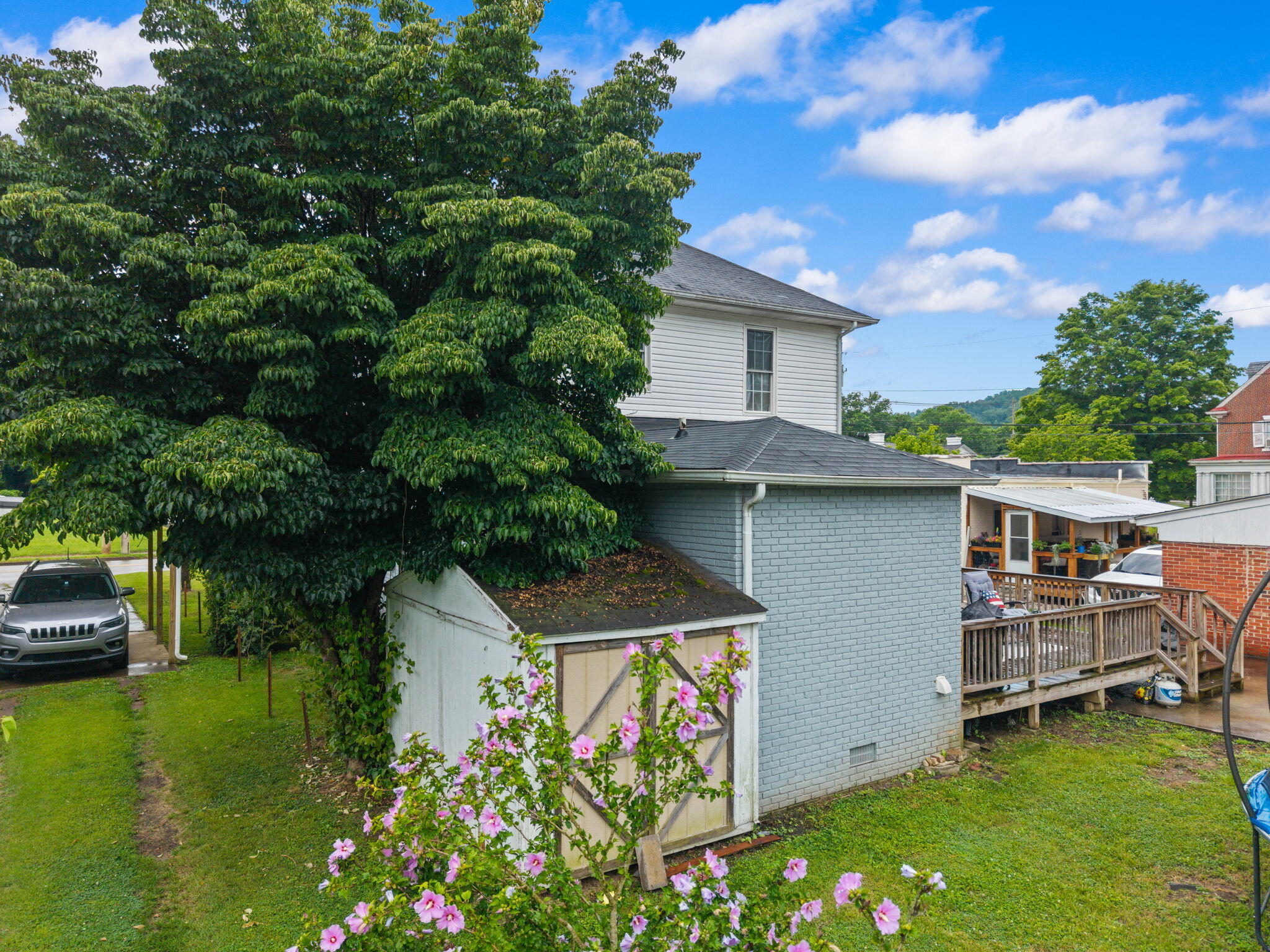 305 Euclid Avenue Property Photo 57