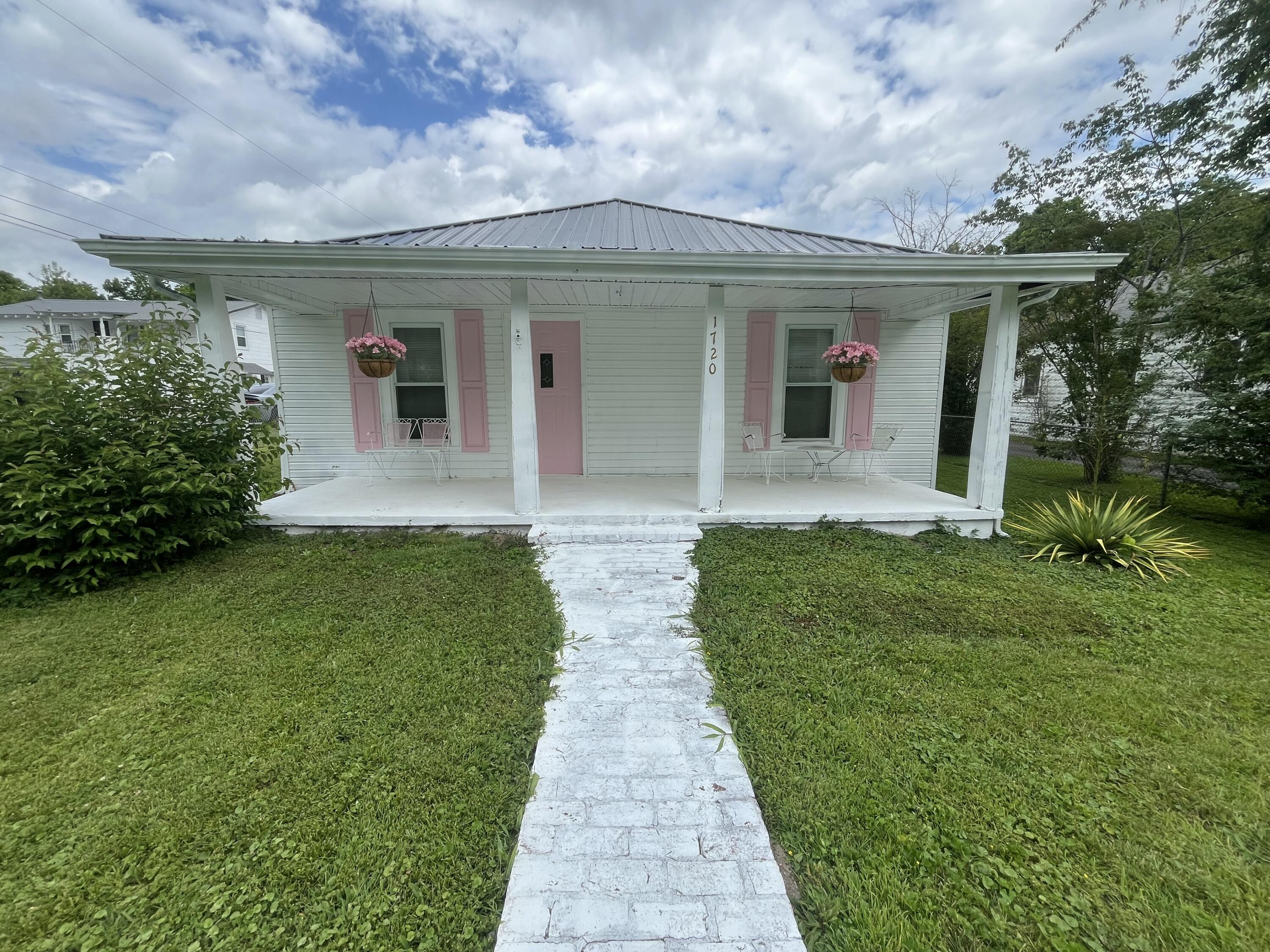 1720 Exeter Avenue Property Photo 1