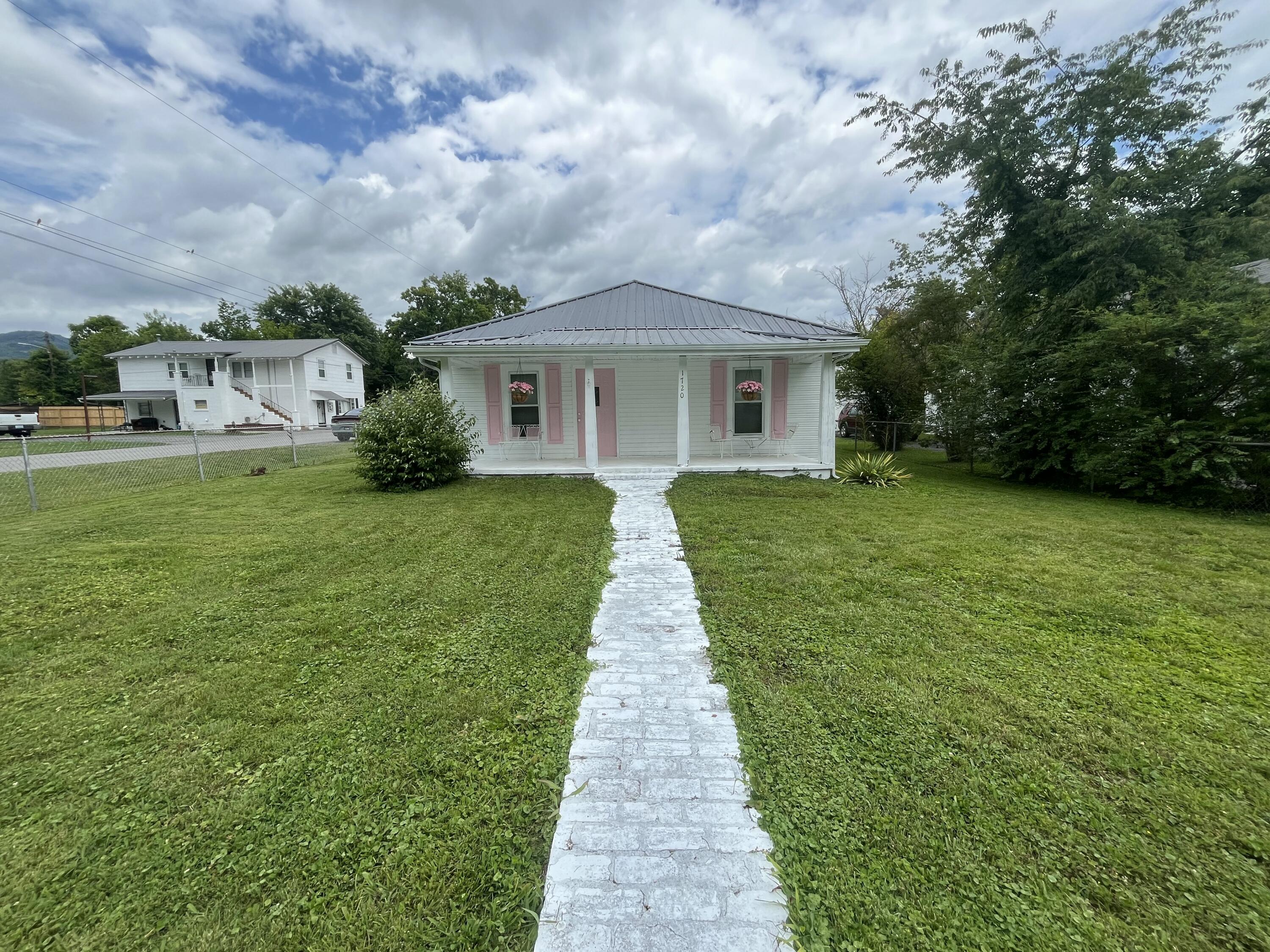 1720 Exeter Avenue Property Photo 3