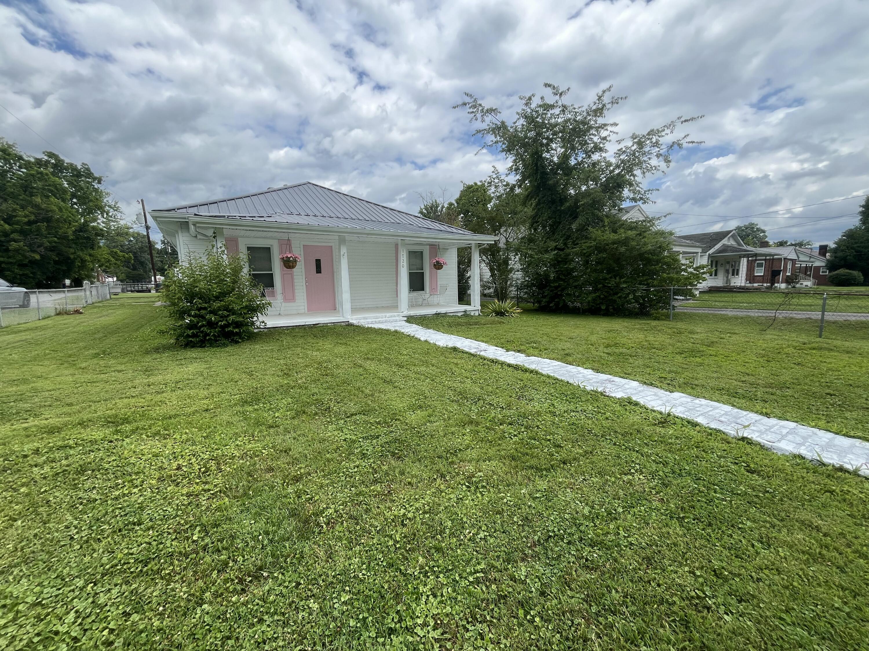 1720 Exeter Avenue Property Photo 4