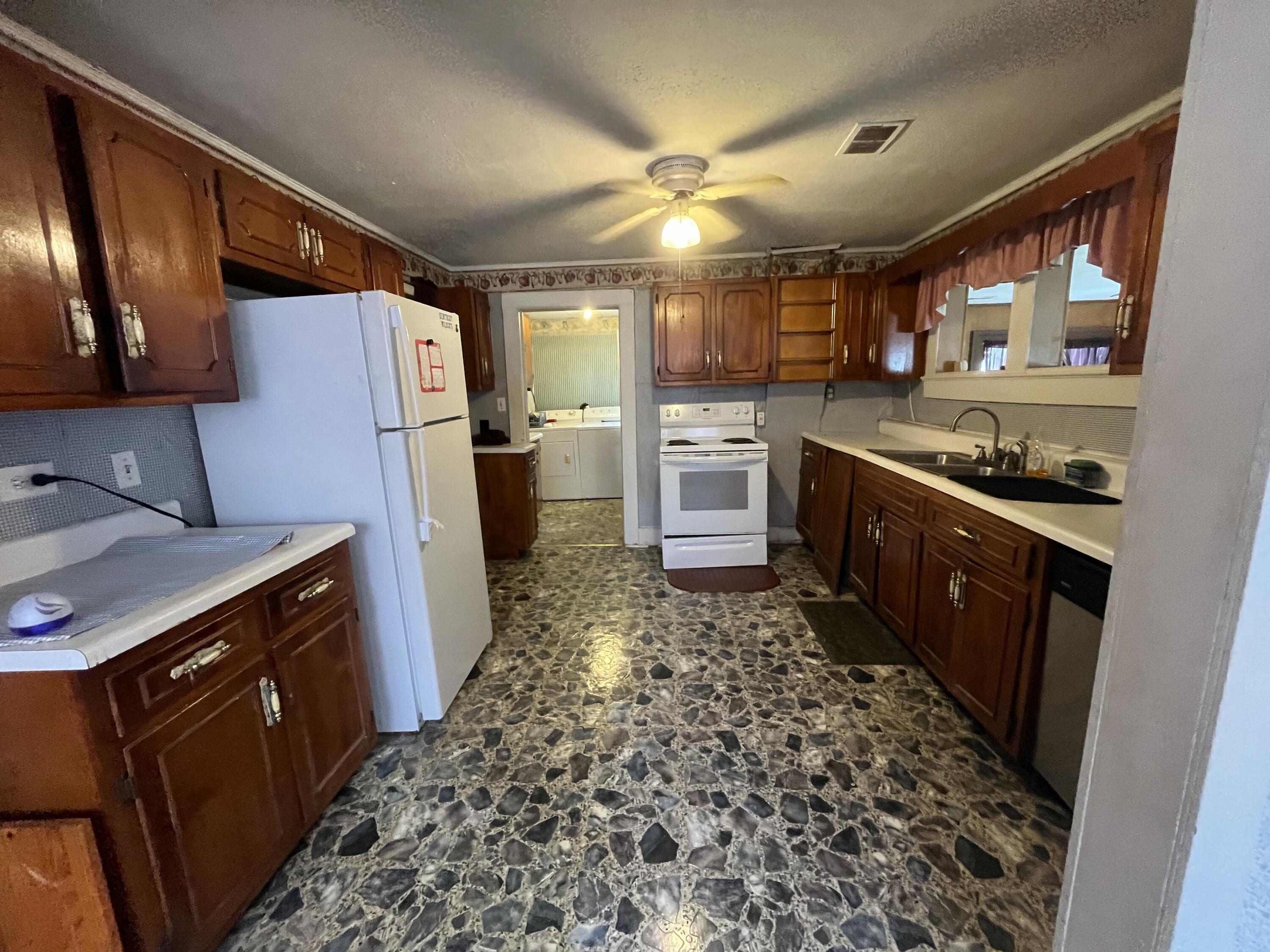 1720 Exeter Avenue Property Photo 25