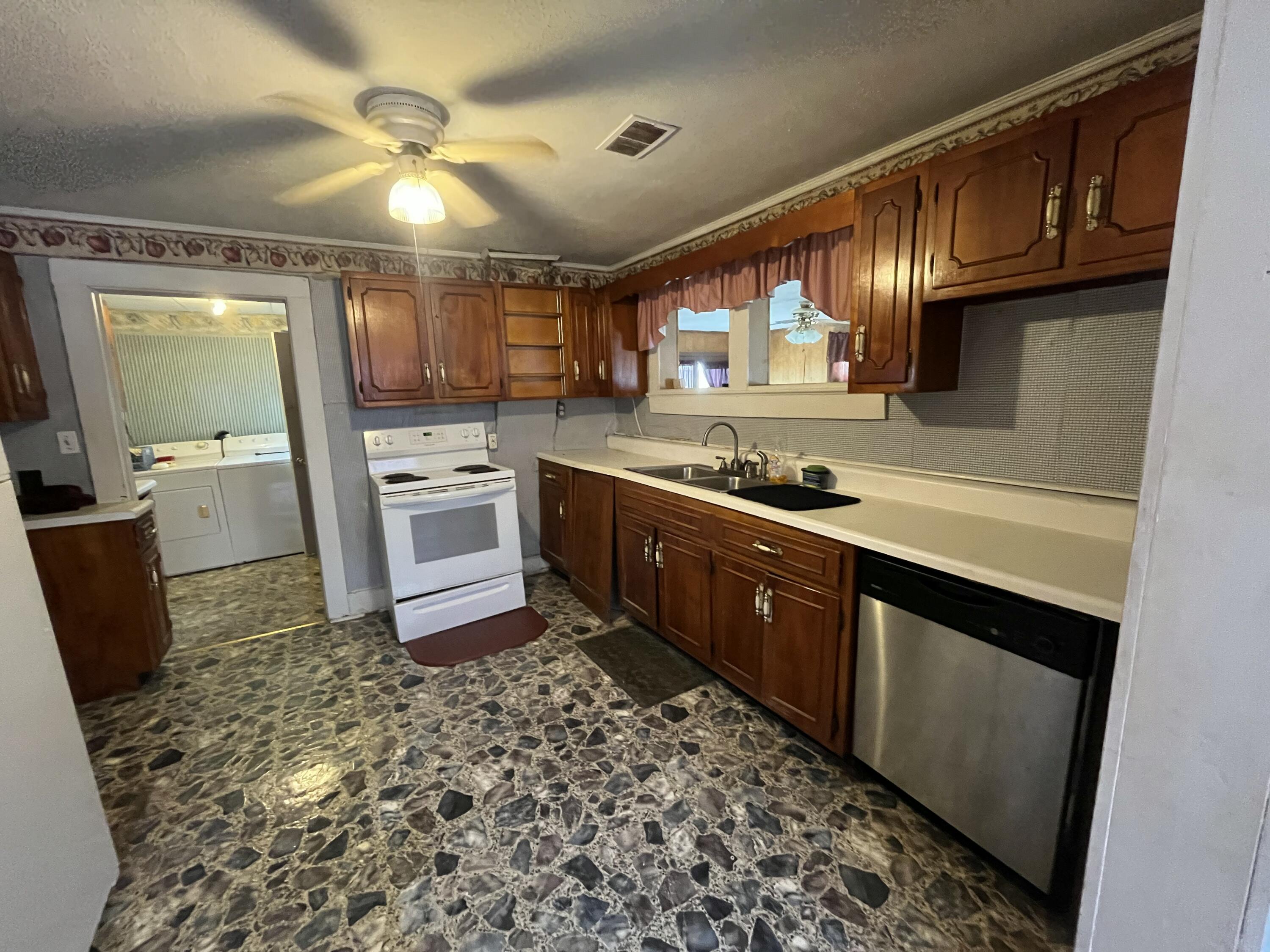1720 Exeter Avenue Property Photo 26
