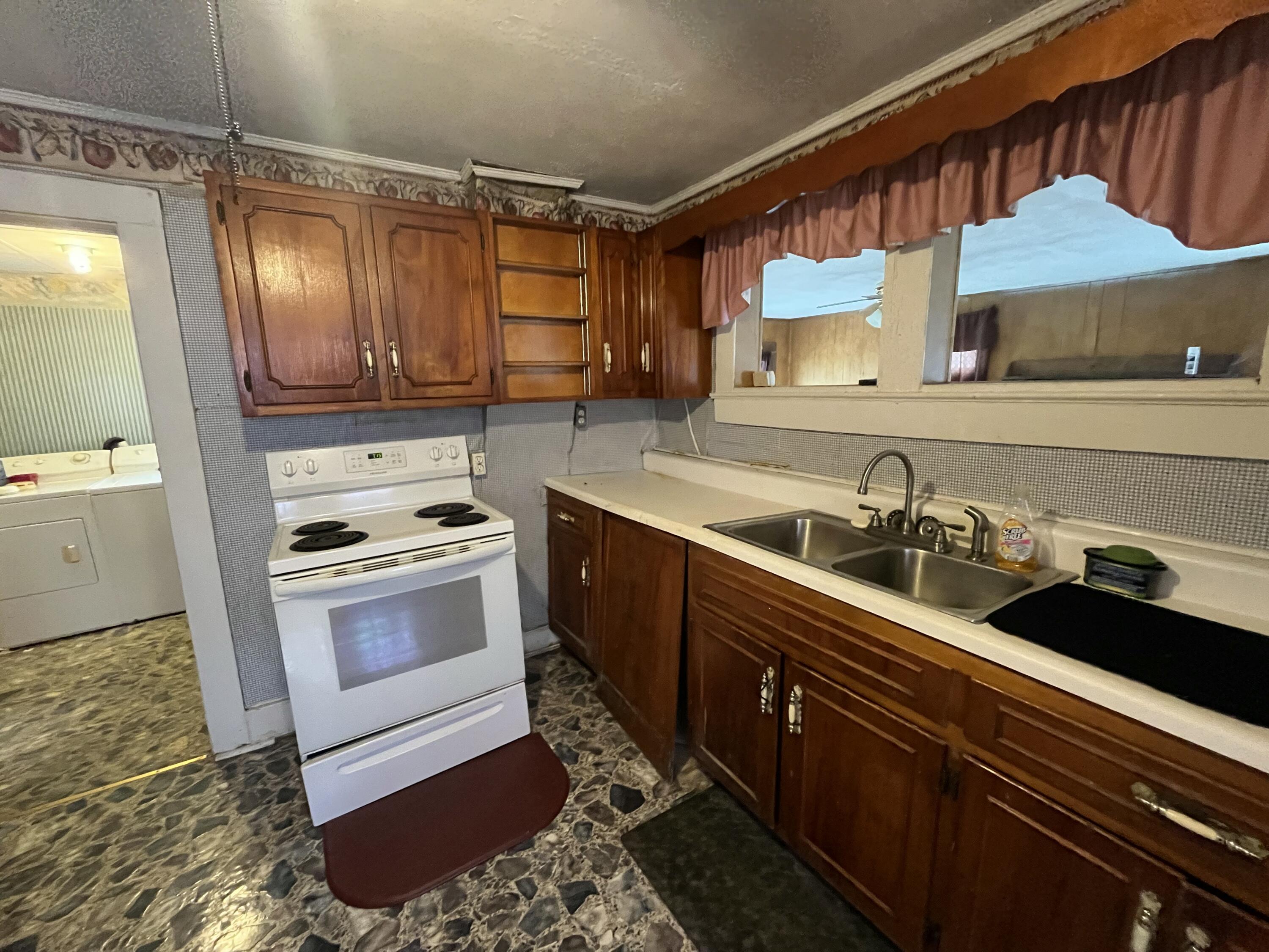 1720 Exeter Avenue Property Photo 28