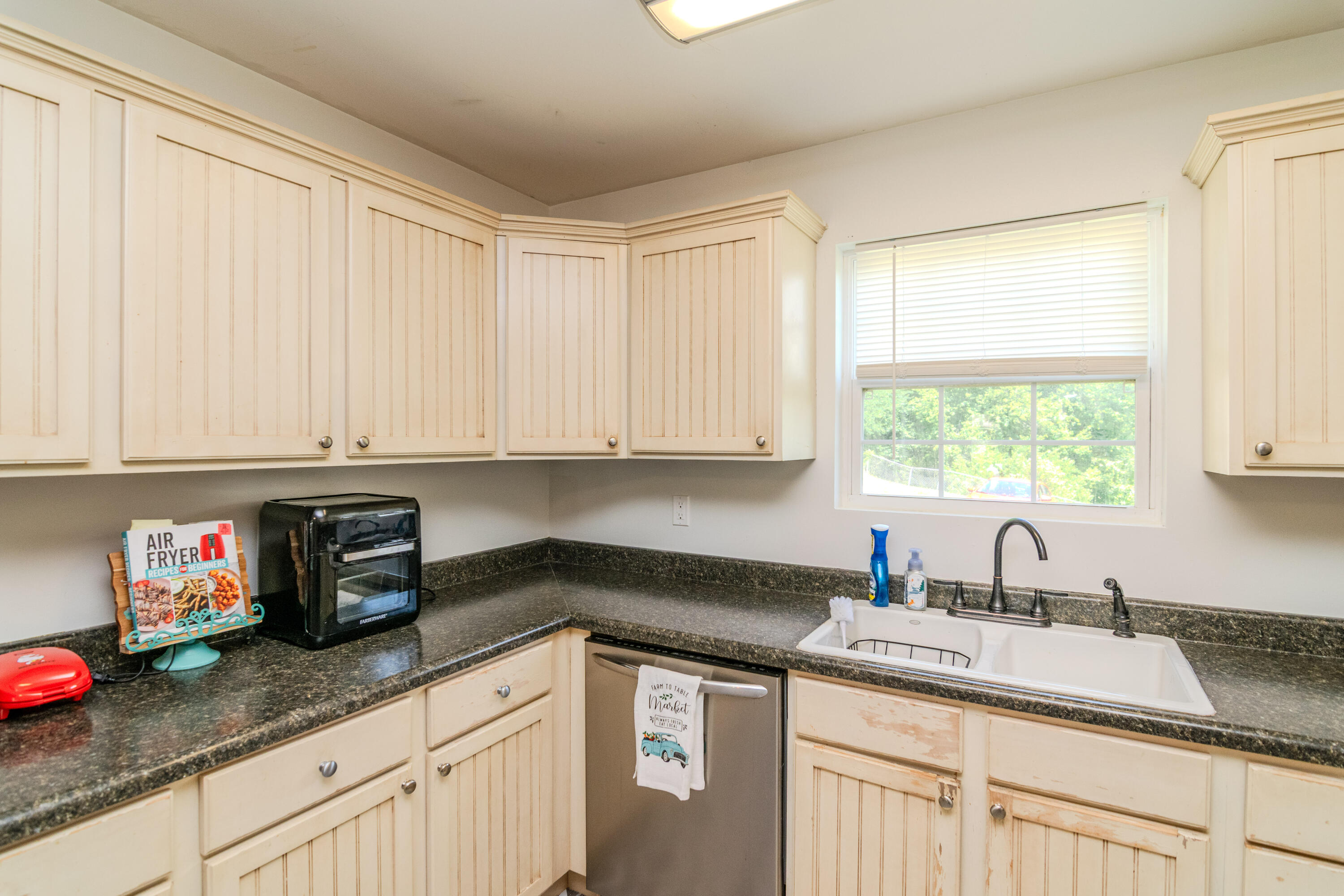 103 Boreing Drive Property Photo 9