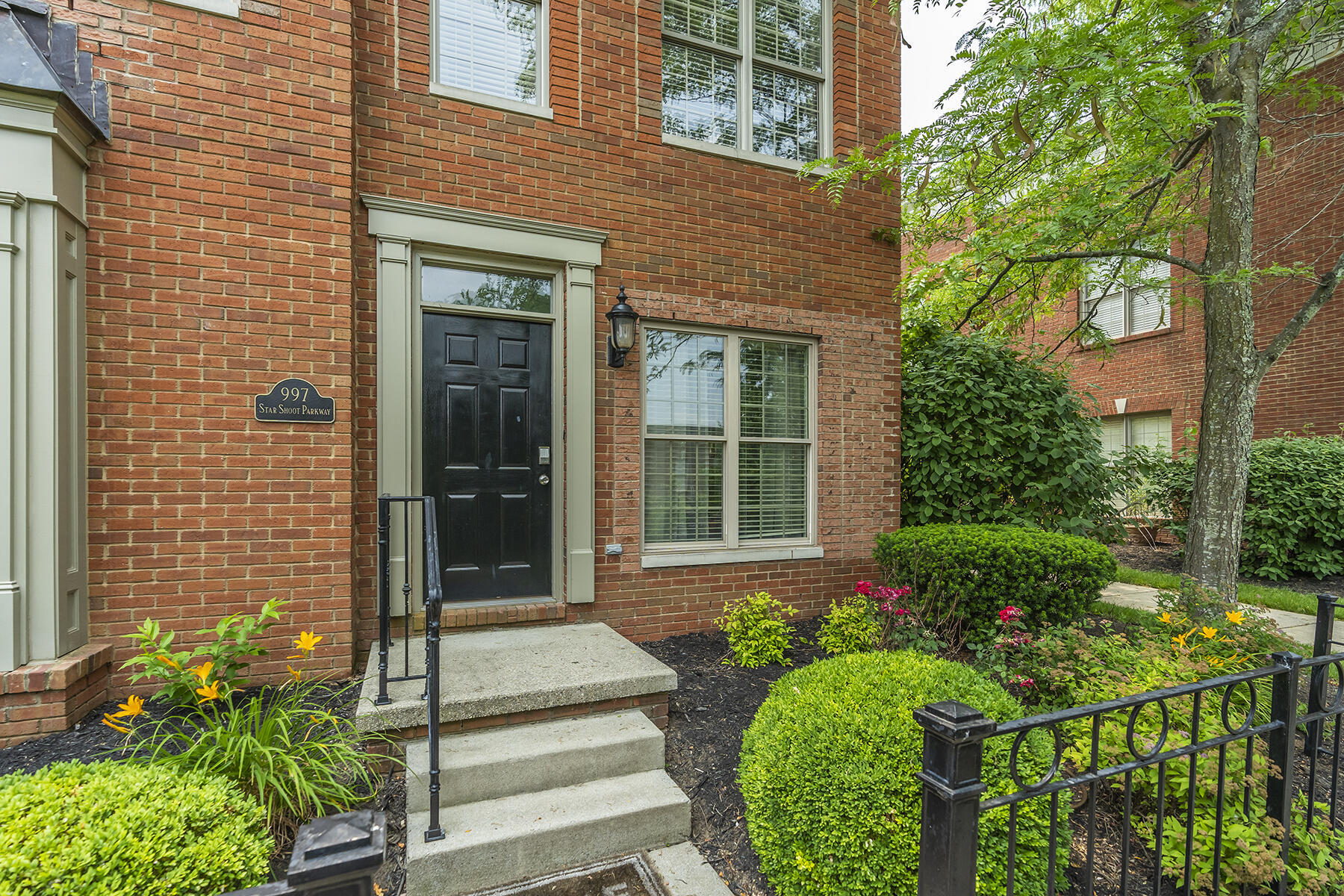 997 Star Shoot Parkway Property Photo 3