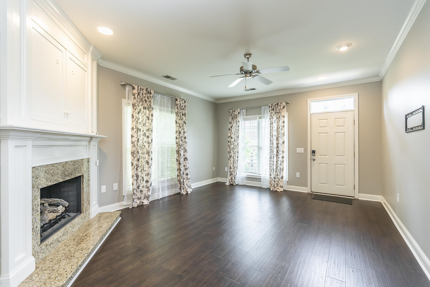 997 Star Shoot Parkway Property Photo 6